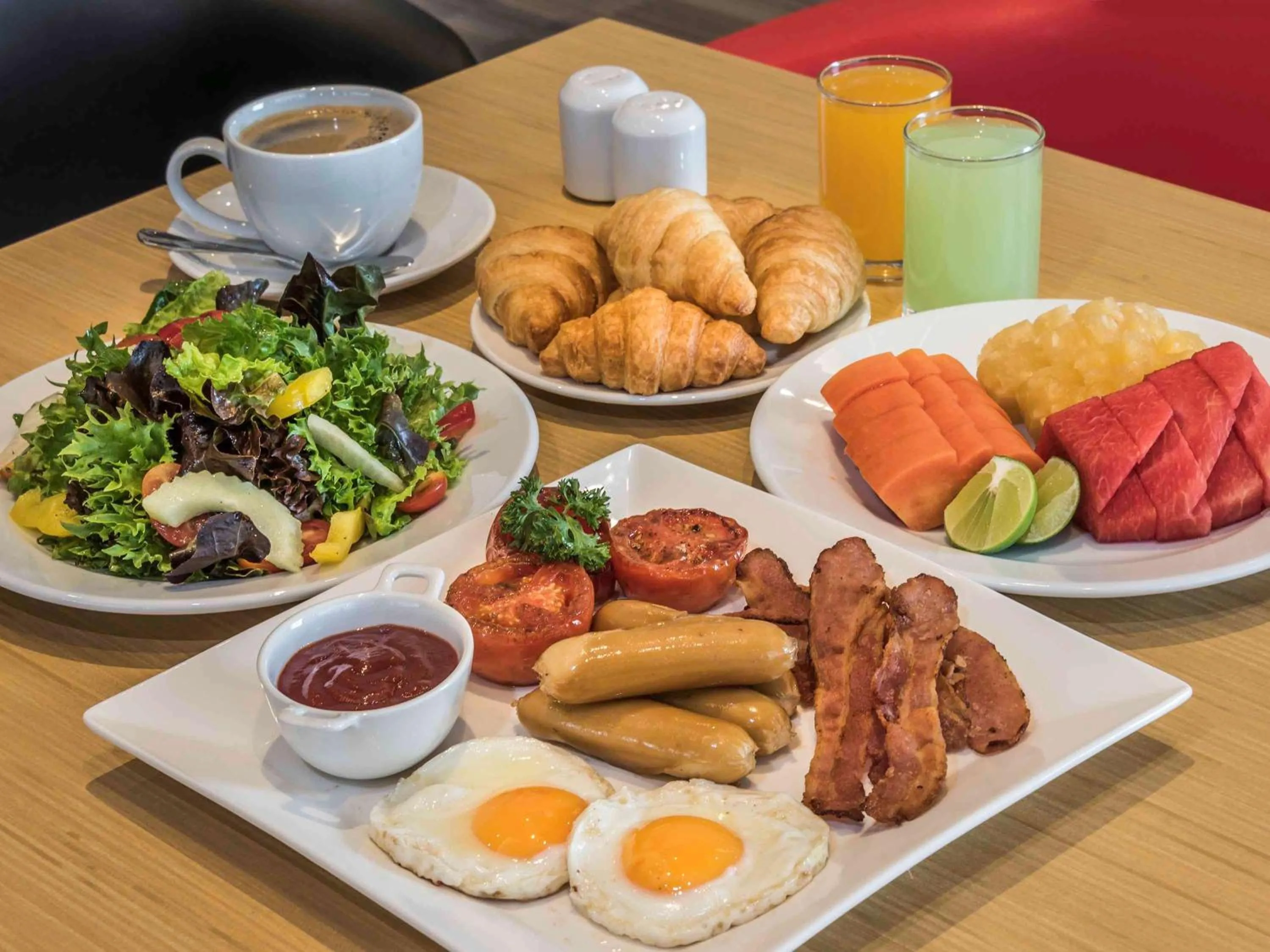 Restaurant/places to eat in ibis Bangkok IMPACT