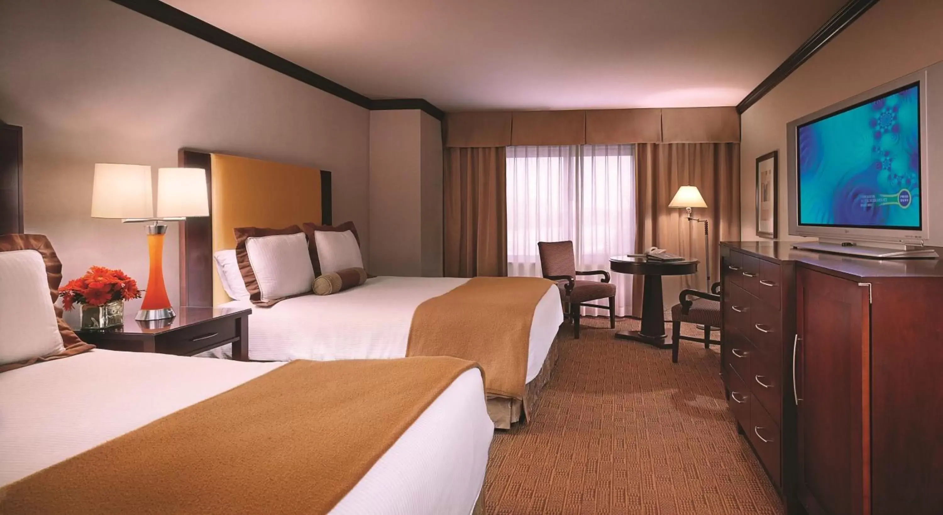 Photo of the whole room, Bed in Ameristar Casino Hotel Council Bluffs