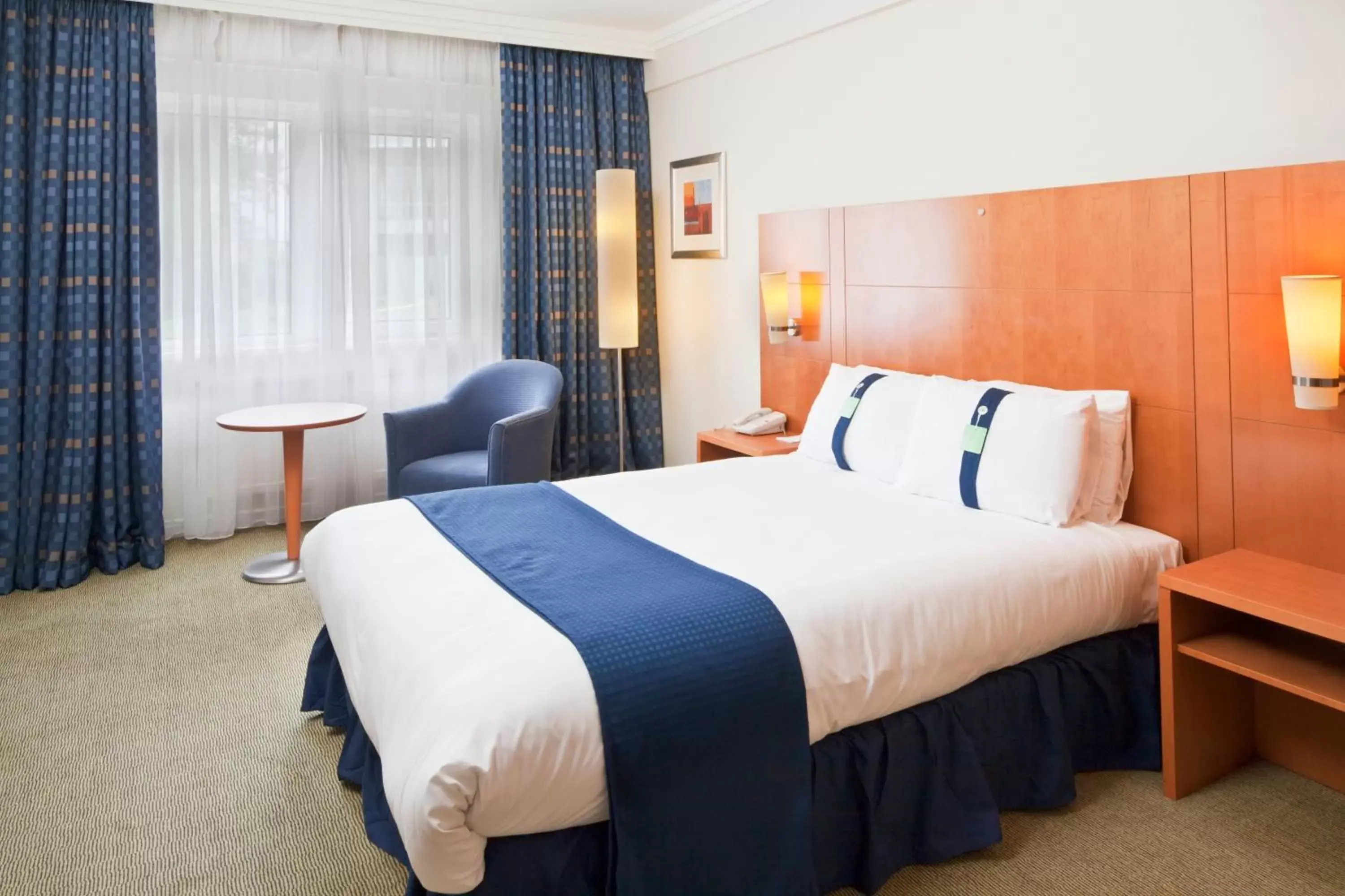 Bedroom, Bed in Holiday Inn Basildon, an IHG Hotel