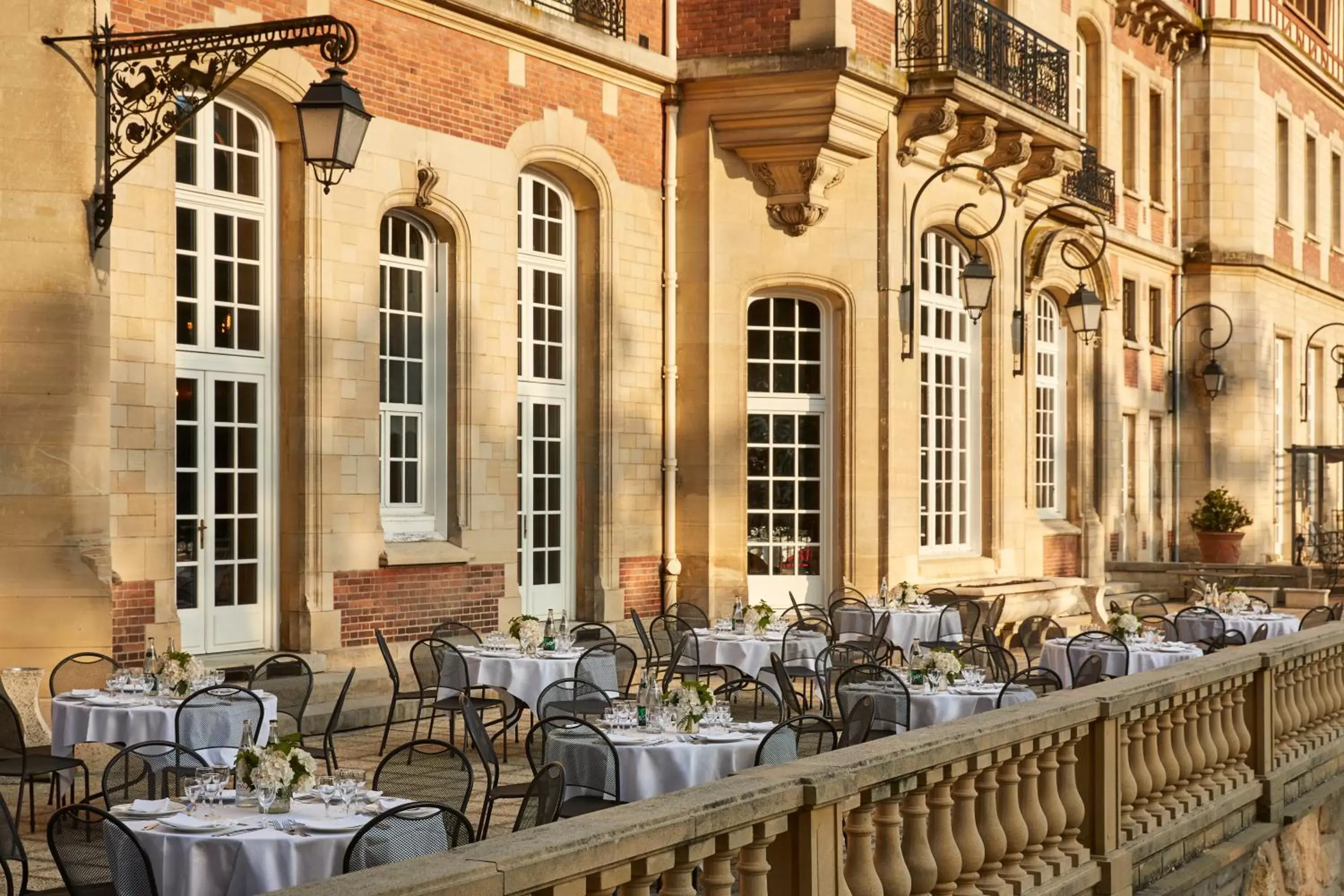 Balcony/Terrace, Restaurant/Places to Eat in Chateau de Montvillargenne