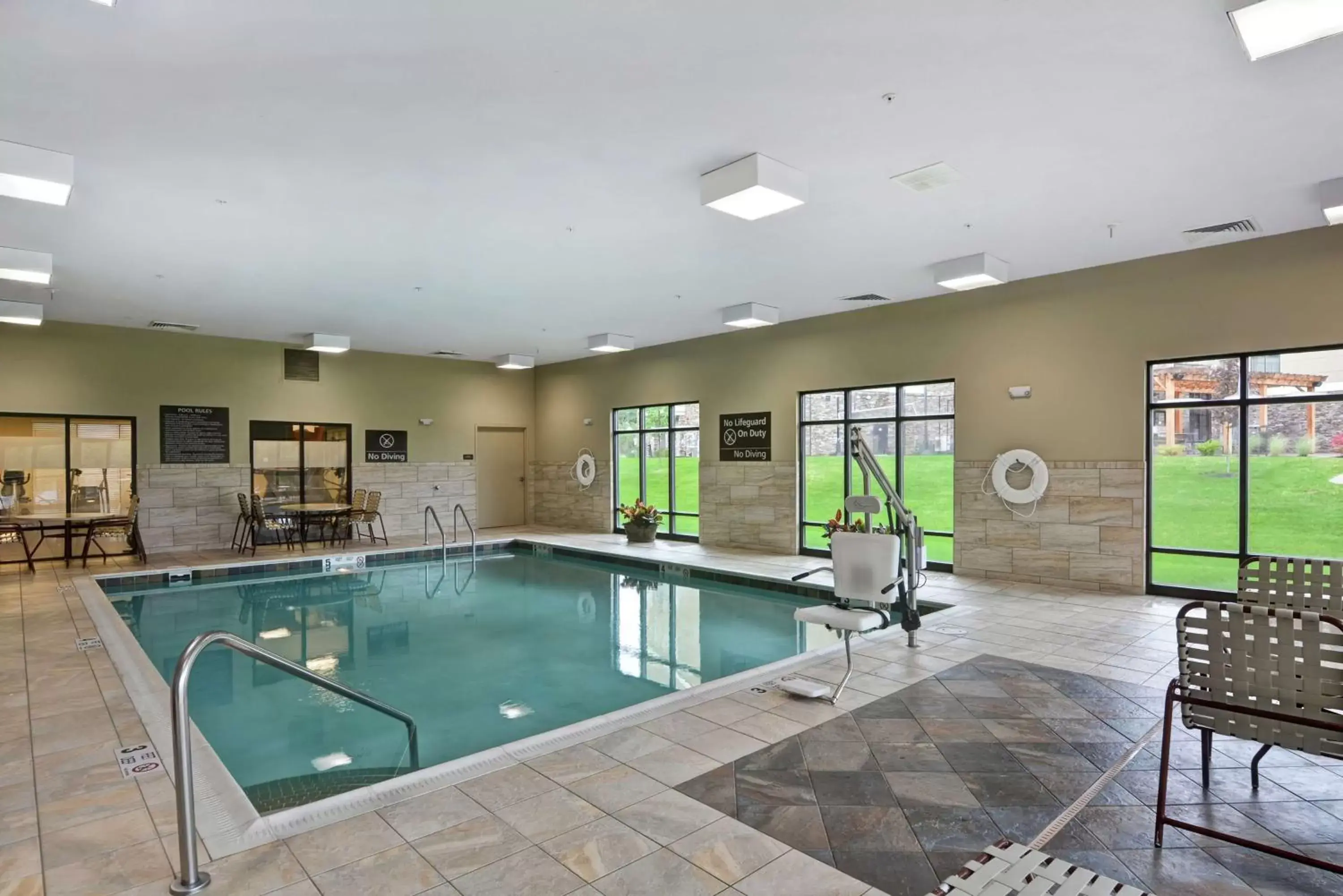 Pool view, Swimming Pool in Hampton Inn and Suites New Hartford/Utica