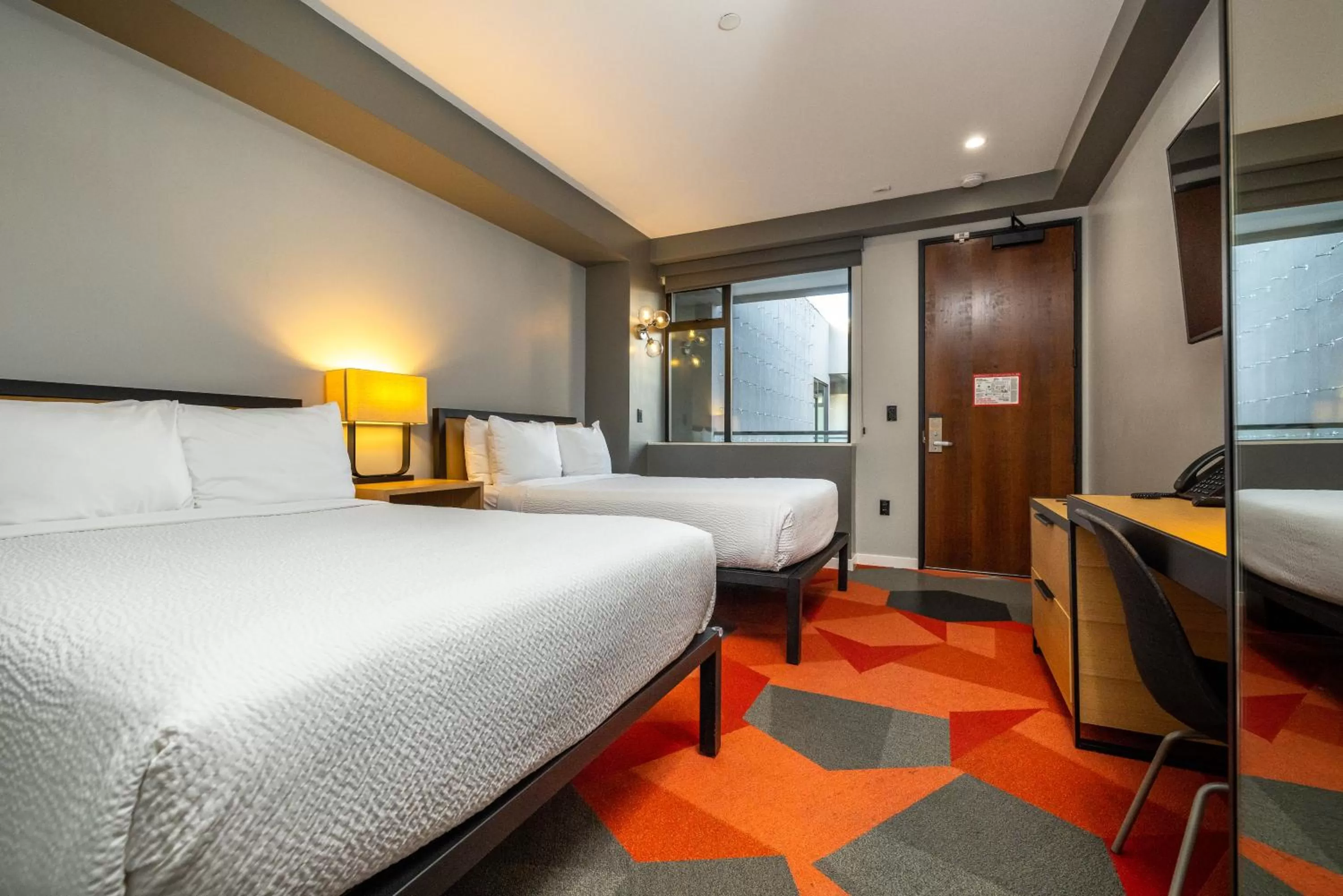 Bedroom, Bed in Infinity Hotel San Francisco, Tapestry Collection by Hilton