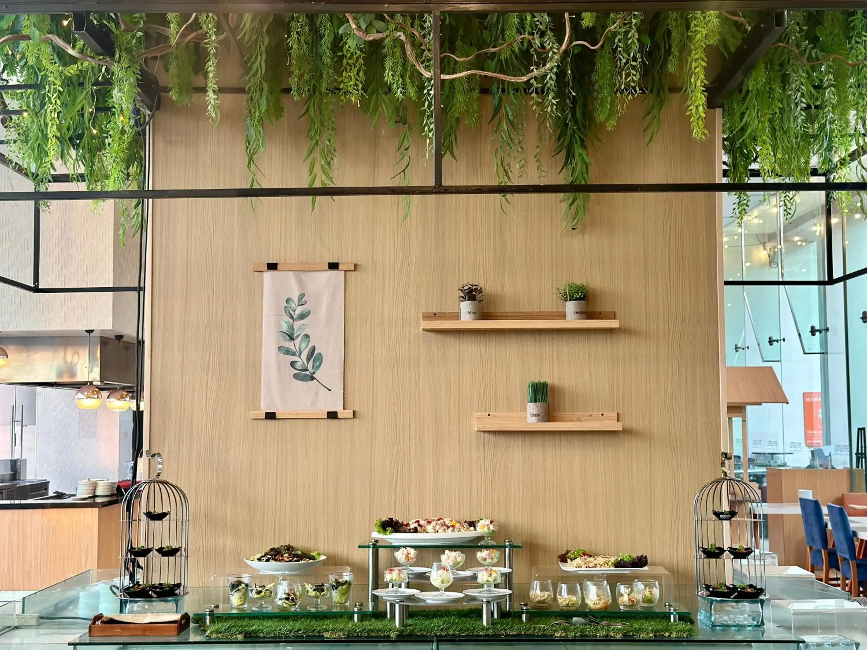 Restaurant/places to eat in HARRIS Hotel & Conventions Gubeng Restaurant/places to eat in HARRIS Hotel & Conventions Gubeng