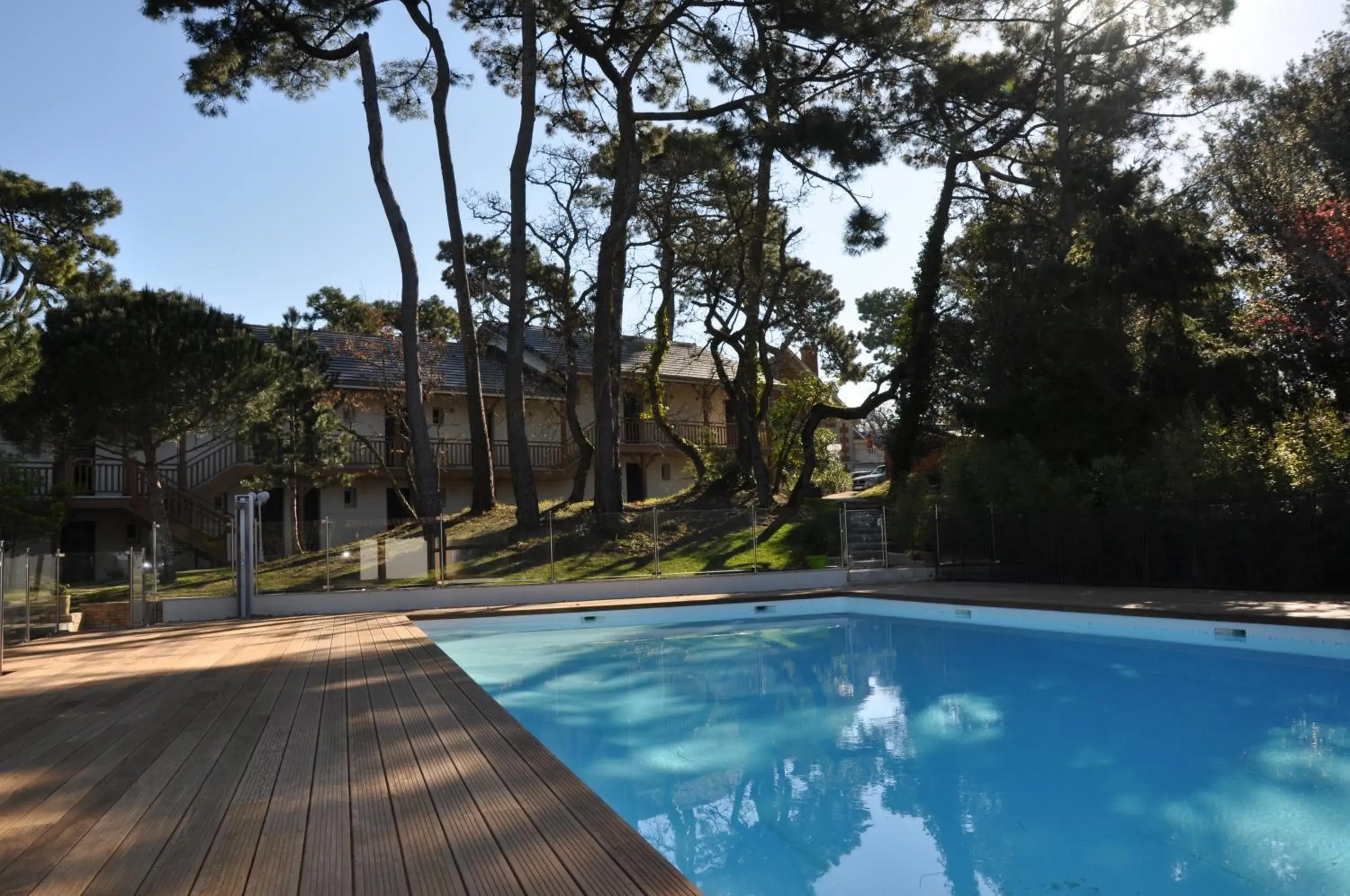 Swimming pool in Hôtel The Originals Résidence de Rohan (EX RELAIS DU SILENCE) Swimming pool in Hôtel The Originals Résidence de Rohan (EX RELAIS DU SILENCE)