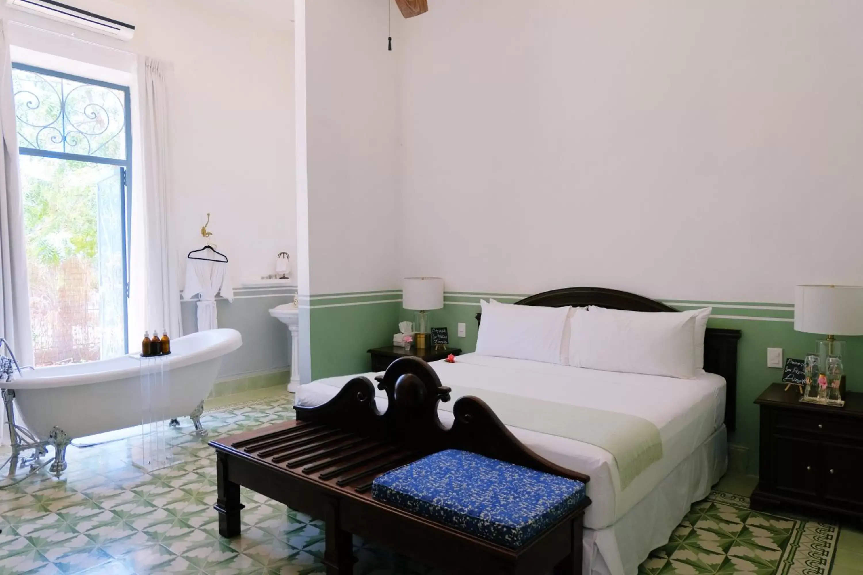 Photo of the whole room, Bed in Villa Octavia