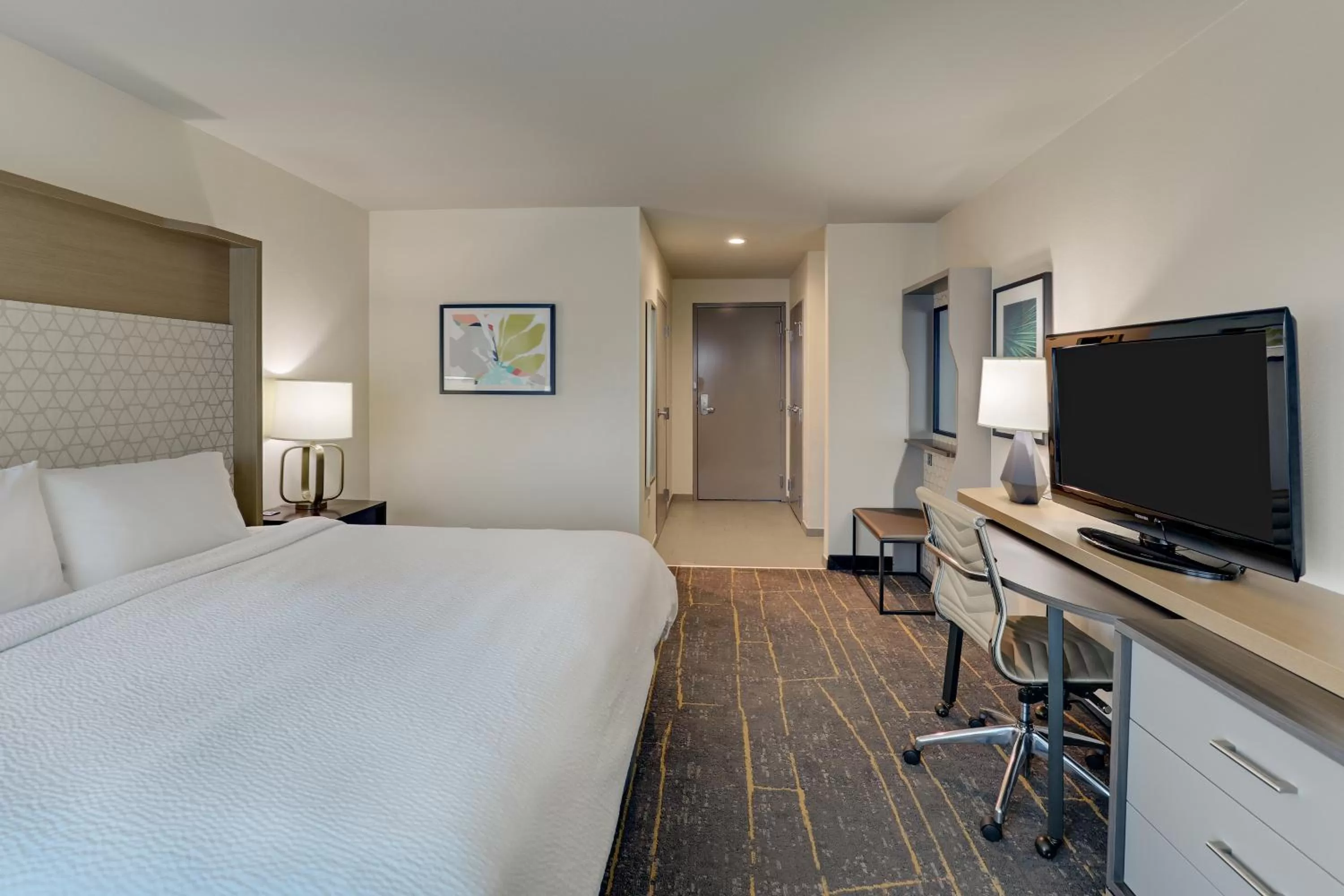 Bed in Holiday Inn Mobile Airport by IHG