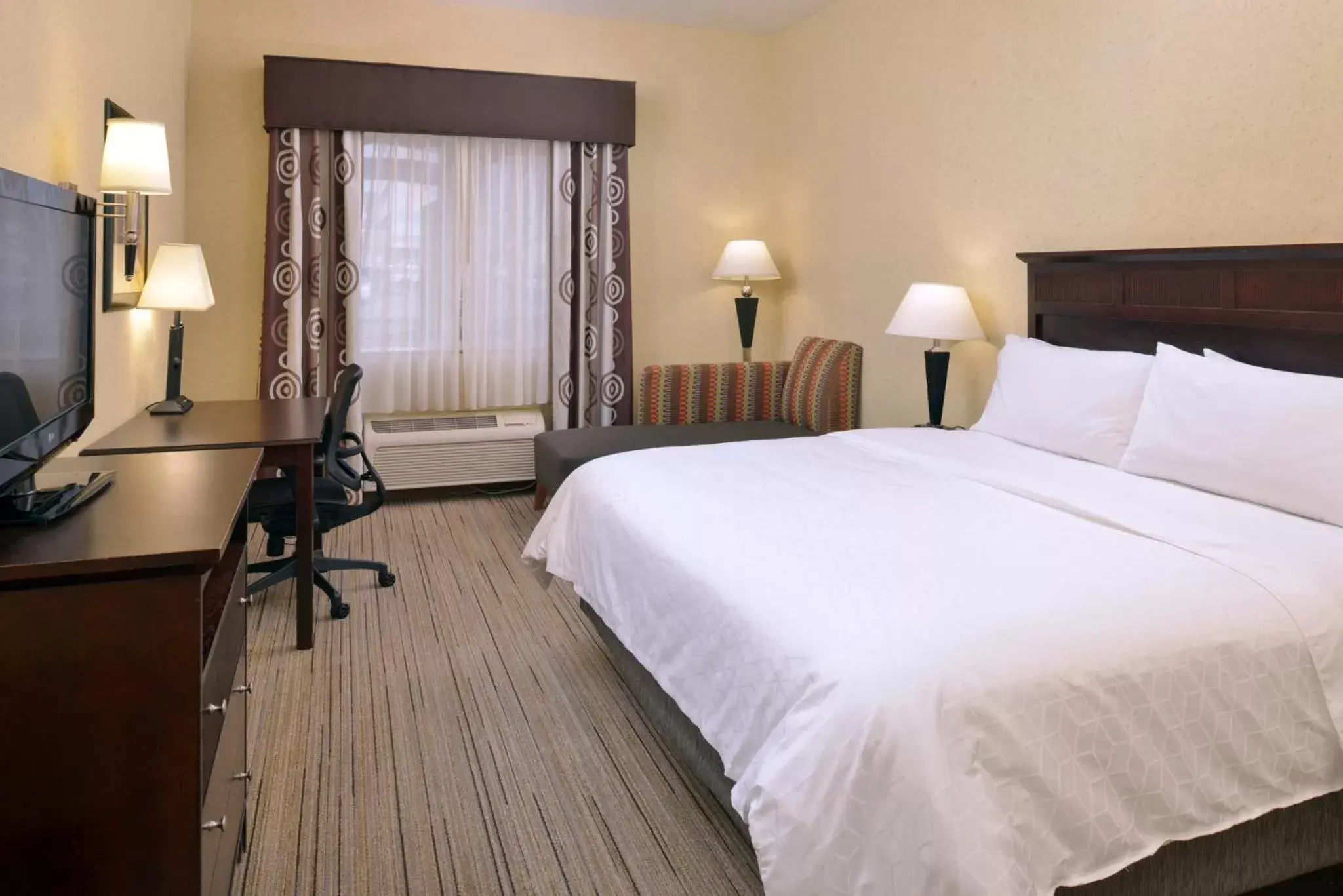 Photo of the whole room, Bed in Holiday Inn Express & Suites Nampa - Idaho Center, an IHG Hotel