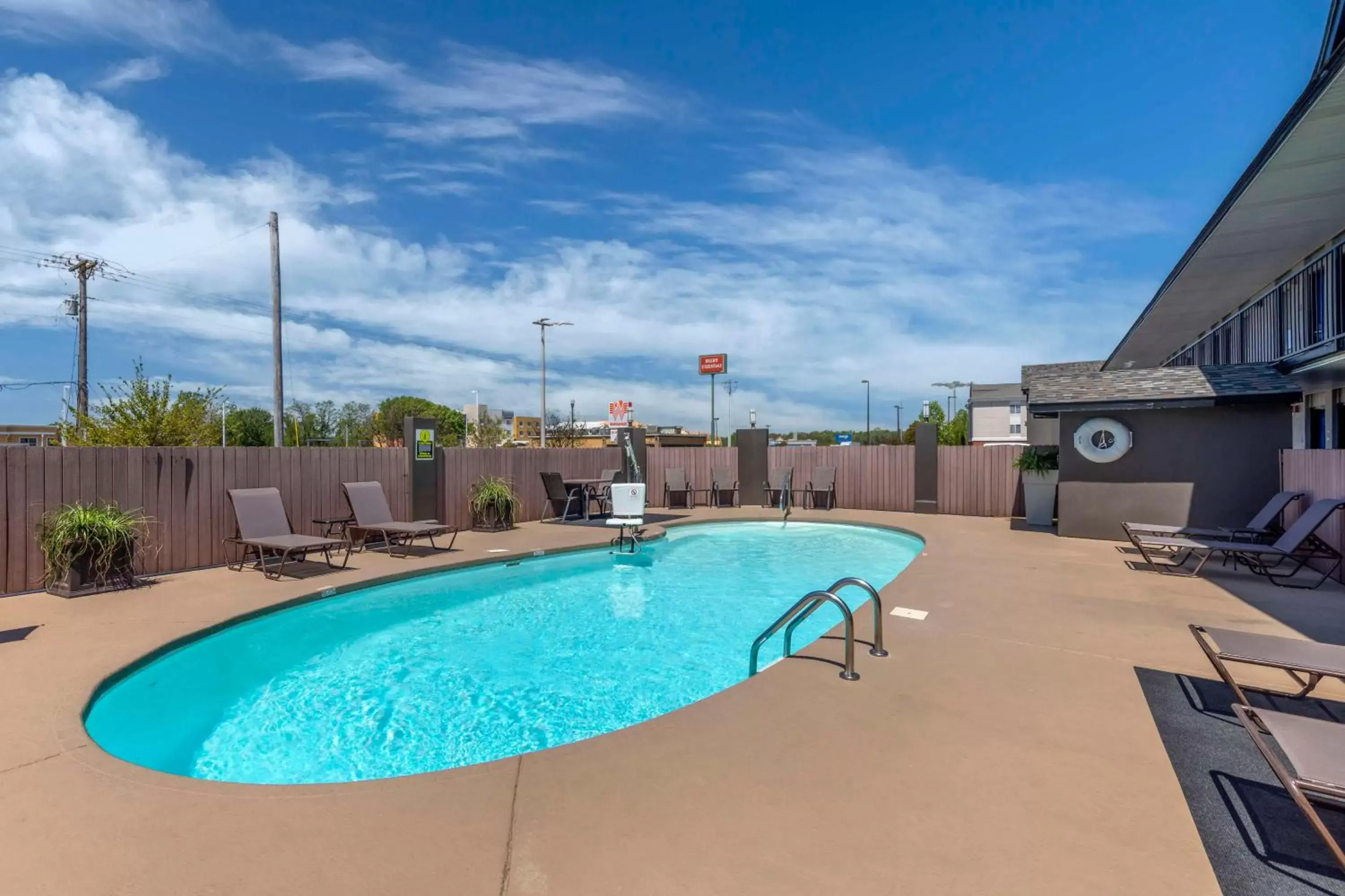 Pool view, Swimming Pool in Best Western Athens Inn