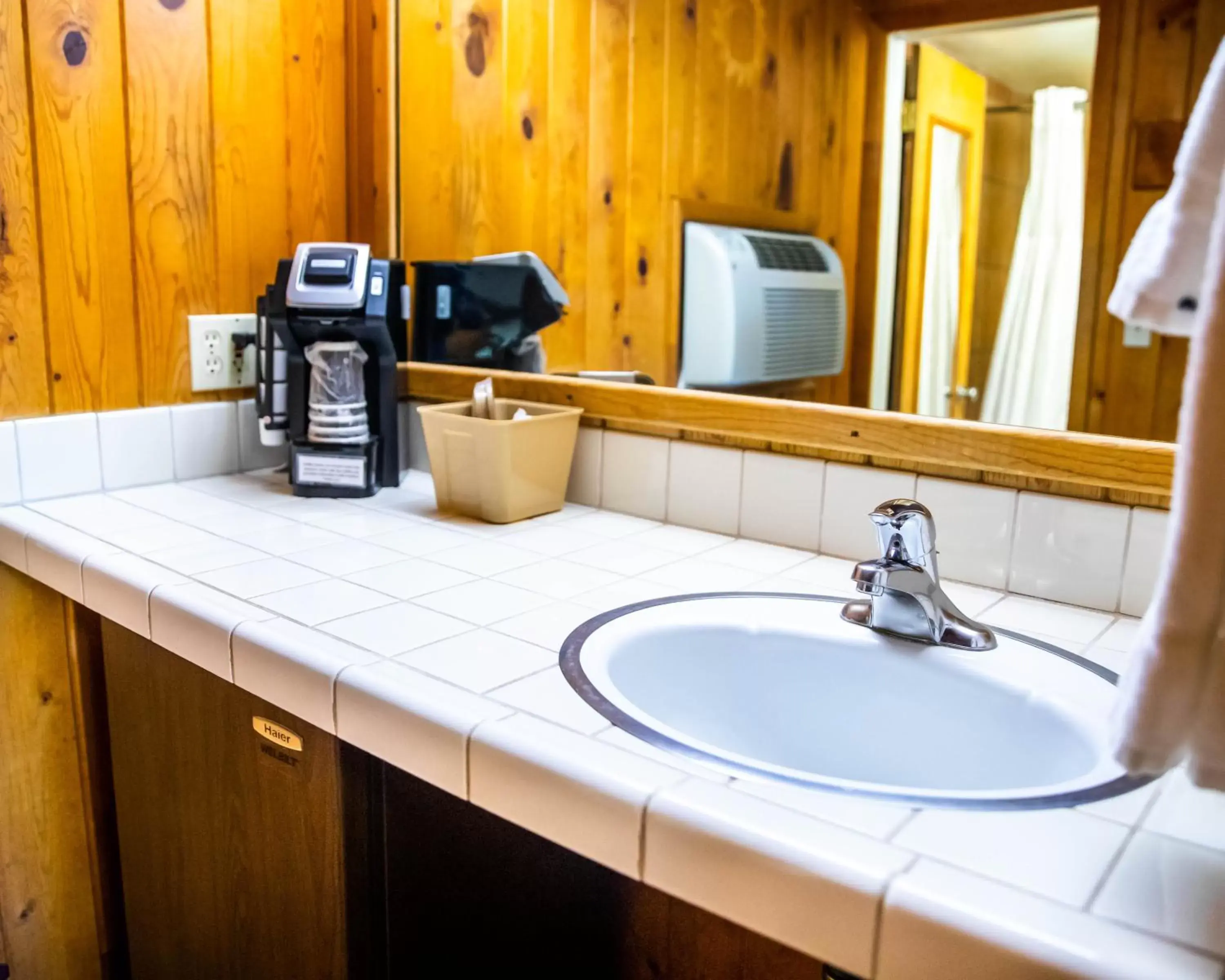 Bathroom in Big Horn Lodge