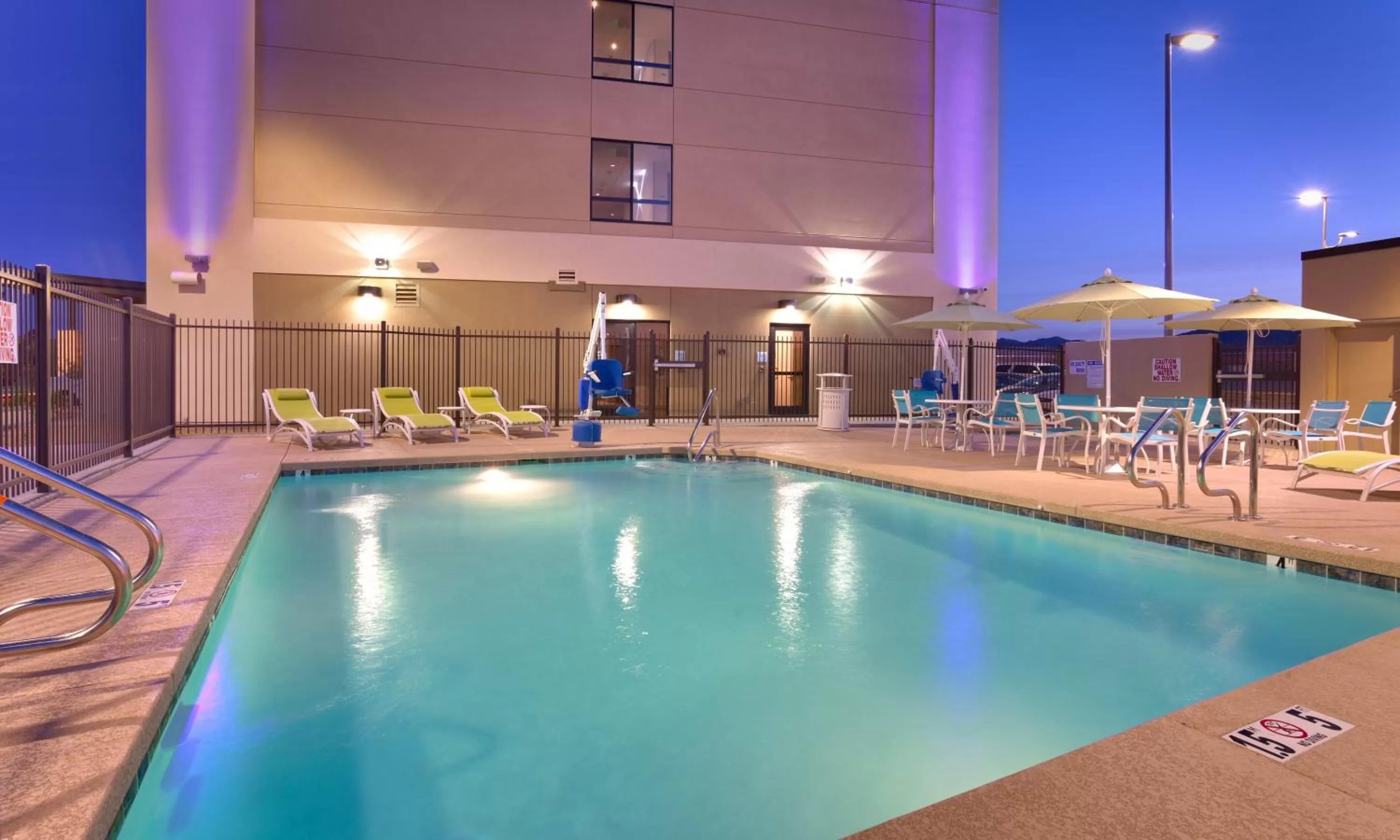 Swimming pool in Holiday Inn Express & Suites Phoenix West - Buckeye by IHG