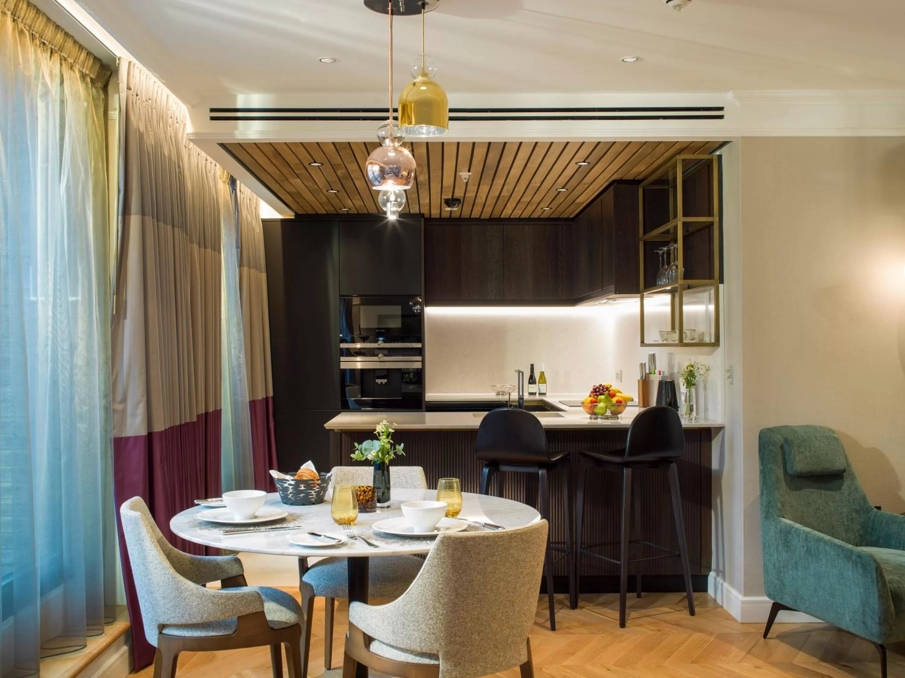 Kitchen or kitchenette in The Guardsman - Preferred Hotels and Resorts