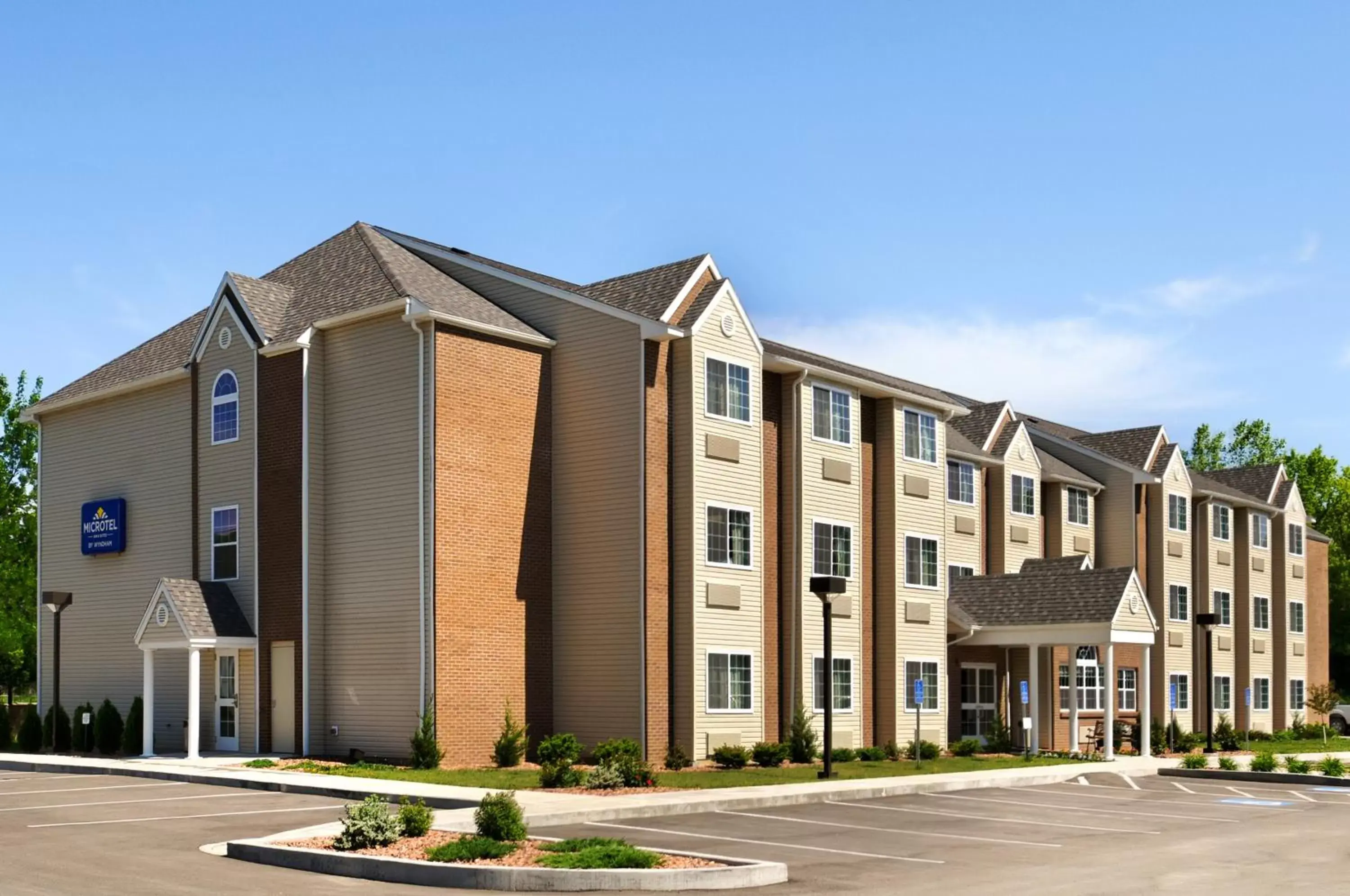 Property building in Microtel Inn & Suites Bath Property building in Microtel Inn & Suites Bath