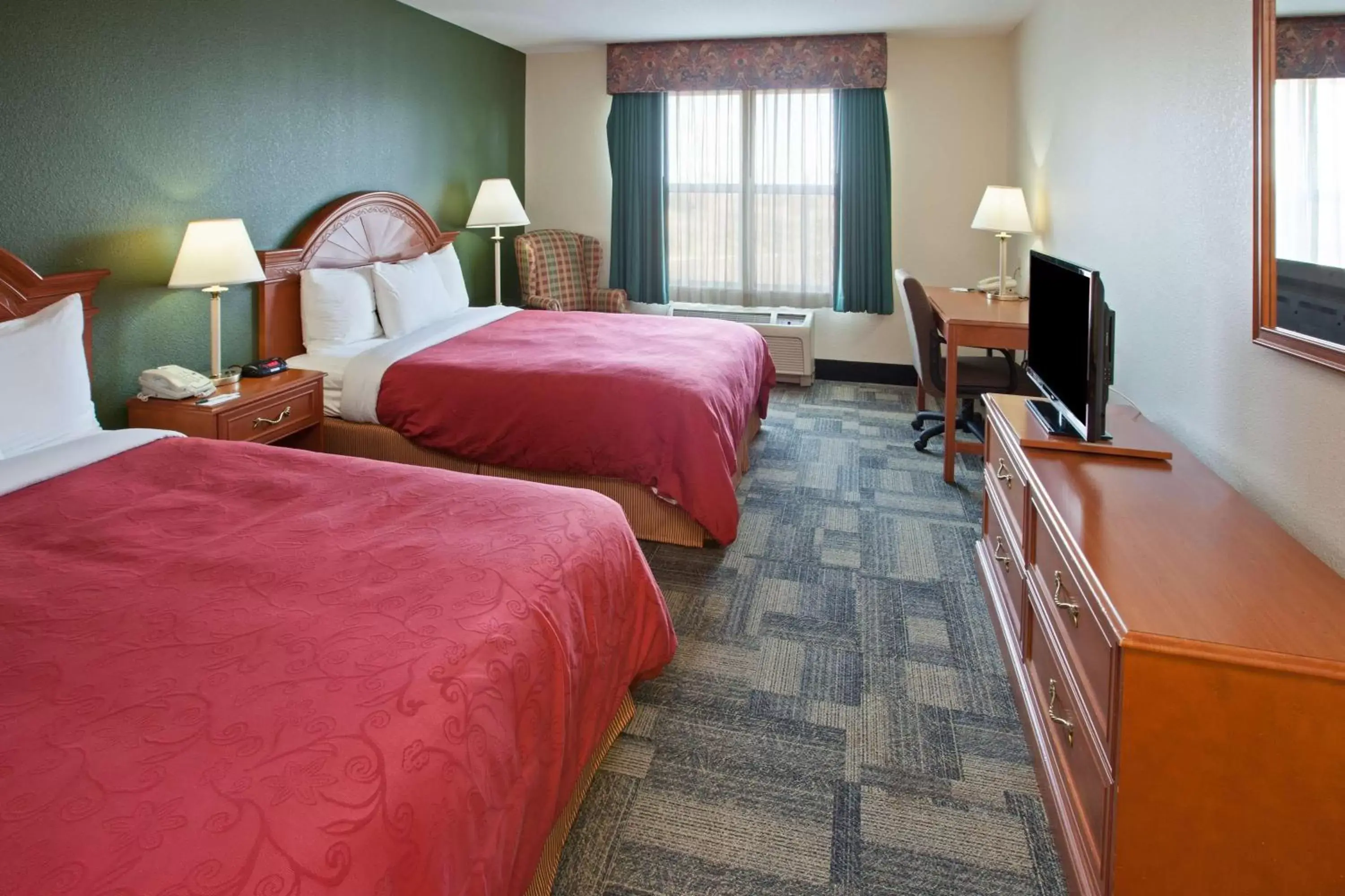 Photo of the whole room, Bed in Country Inn & Suites by Radisson, Chicago O Hare Airport