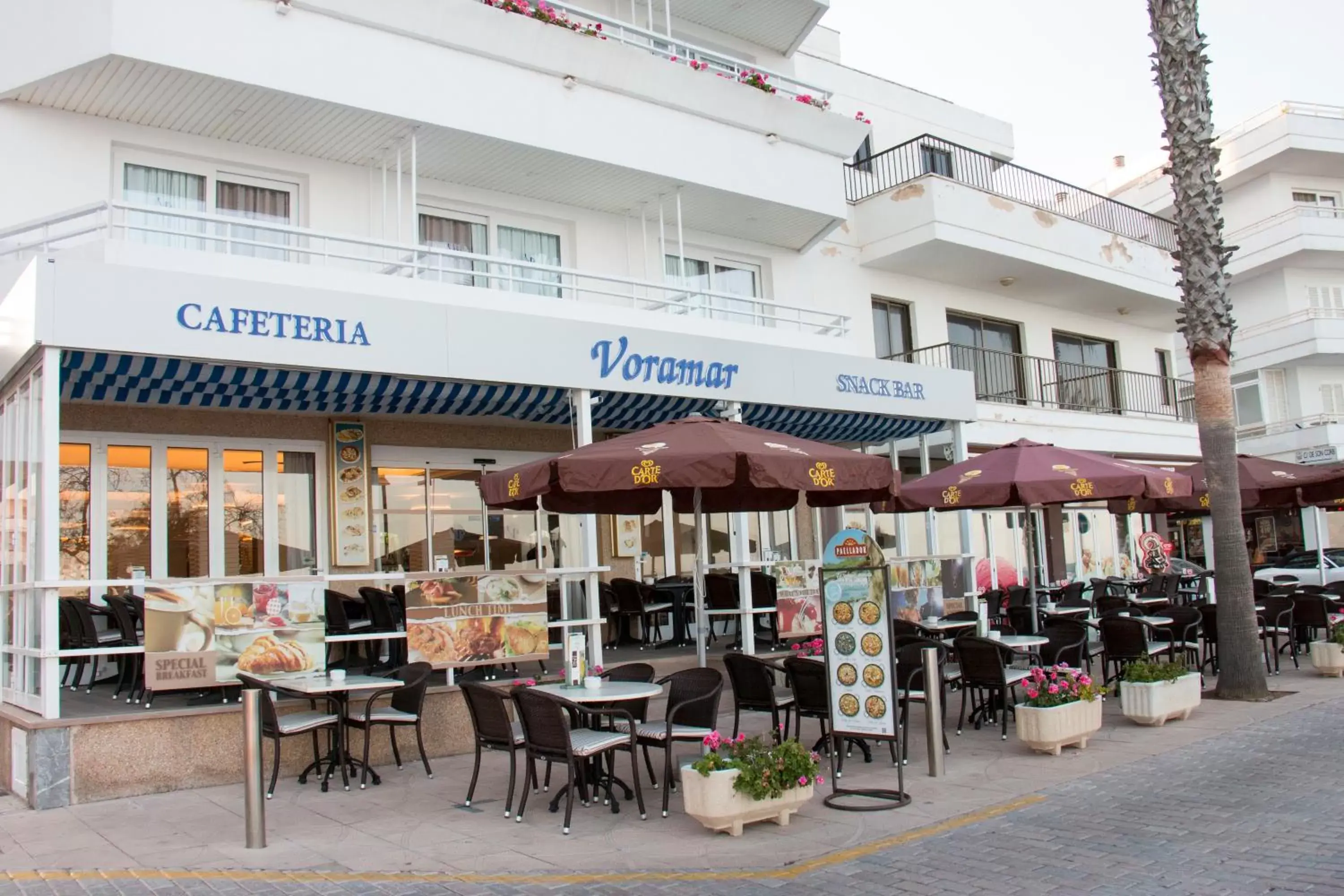 Lounge or bar, Restaurant/Places to Eat in Hotel Voramar