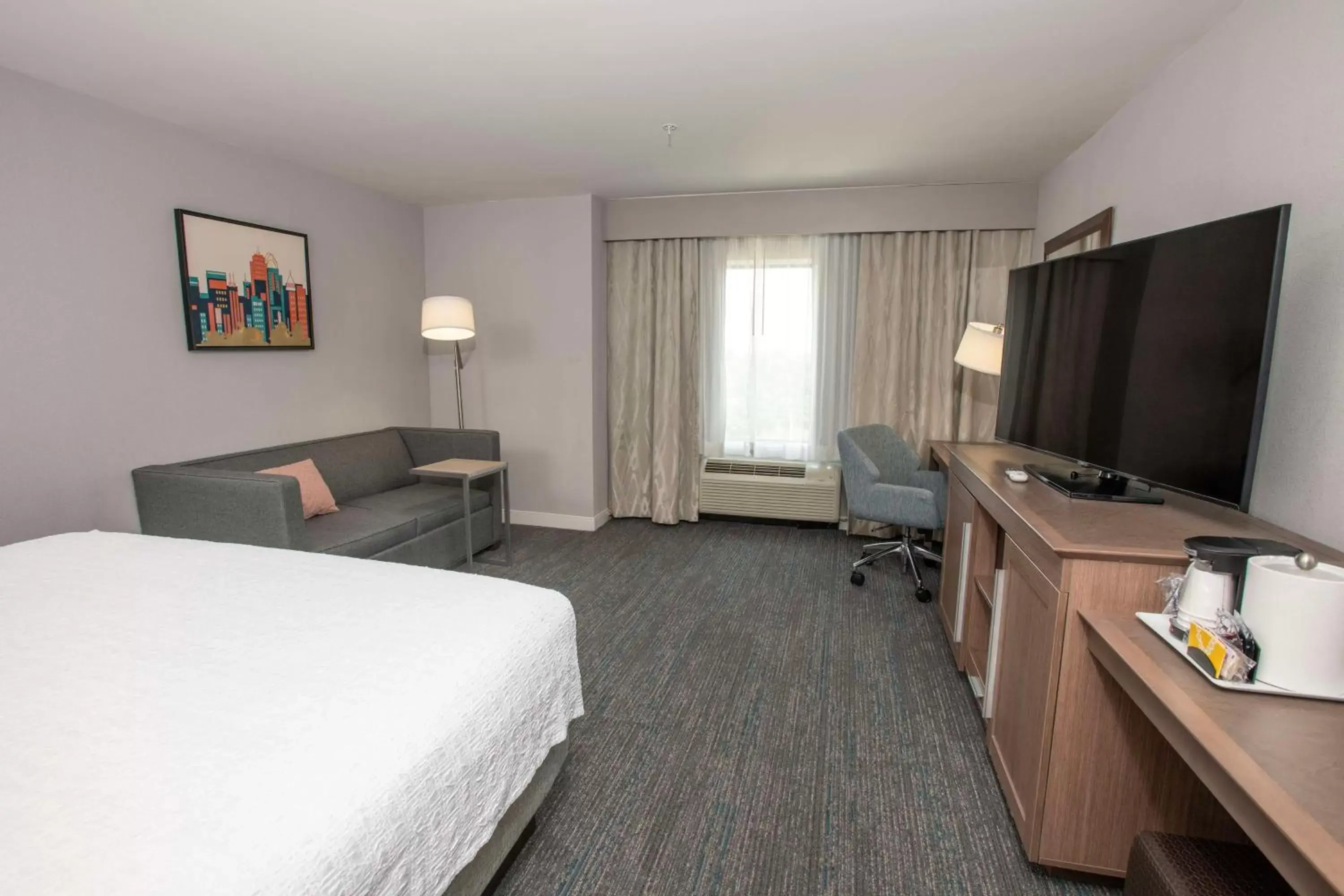 Bed, TV/Entertainment Center in Hampton Inn & Suites - Cincinnati/Kenwood, OH