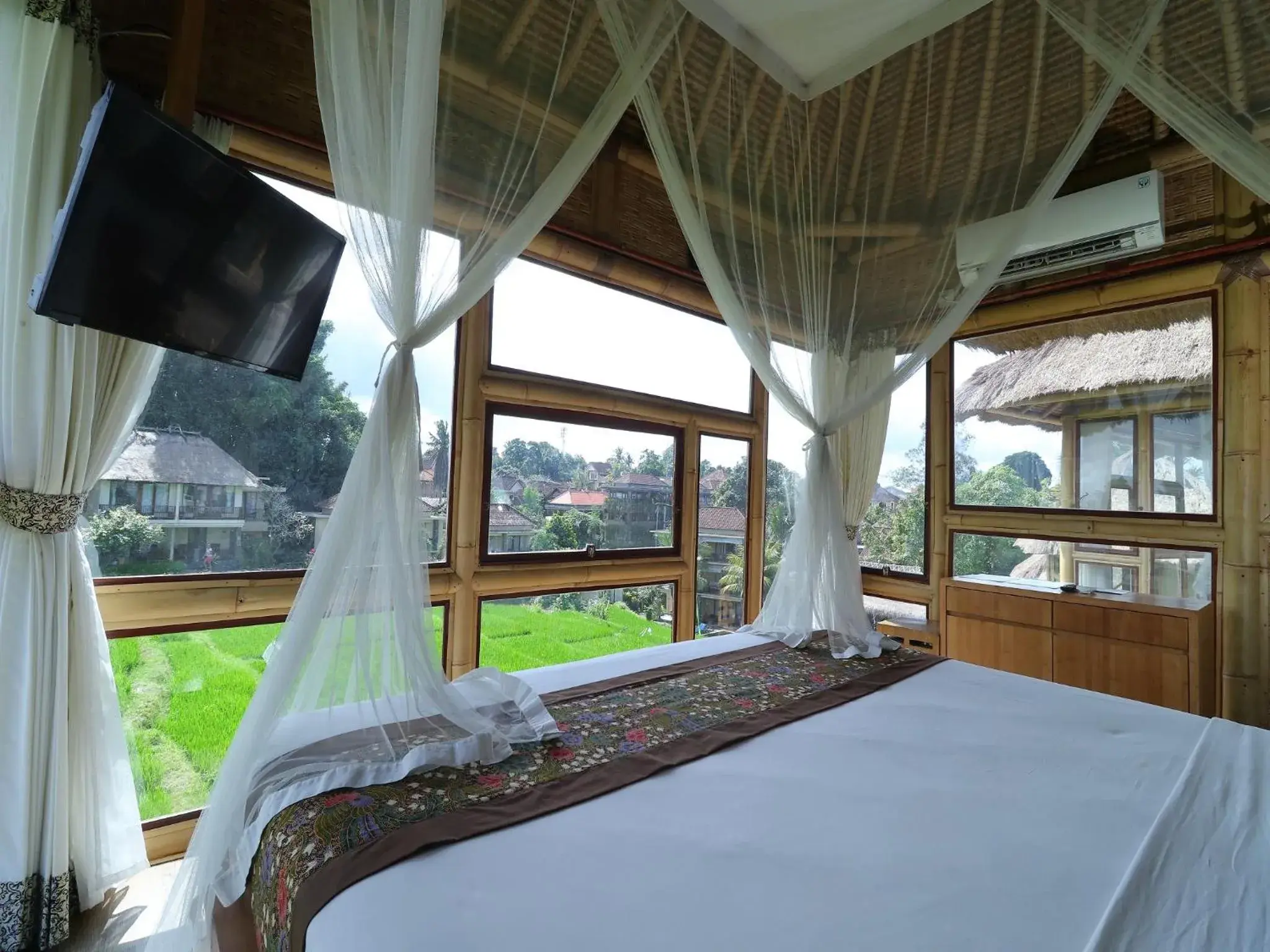 Bed in Biyukukung Suite & Spa