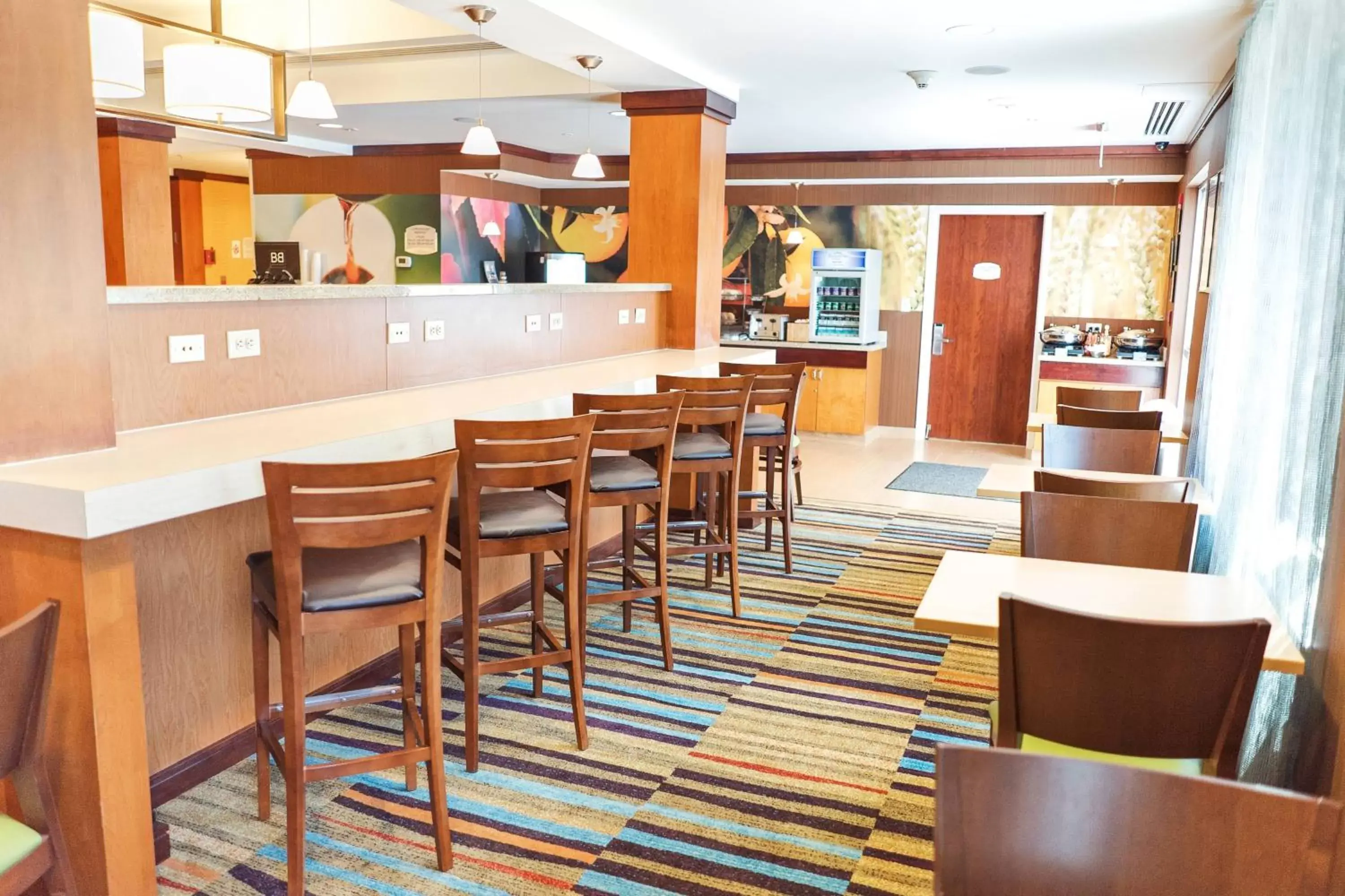 Breakfast, Restaurant/Places to Eat in Fairfield by Marriott Medford Long Island