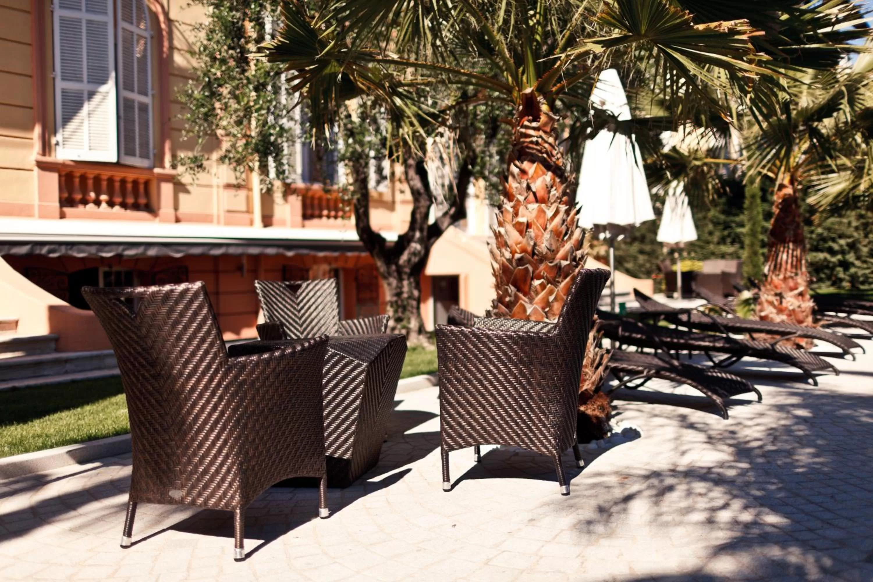 Garden in GOLDEN TULIP CANNES HOTEL de PARIS