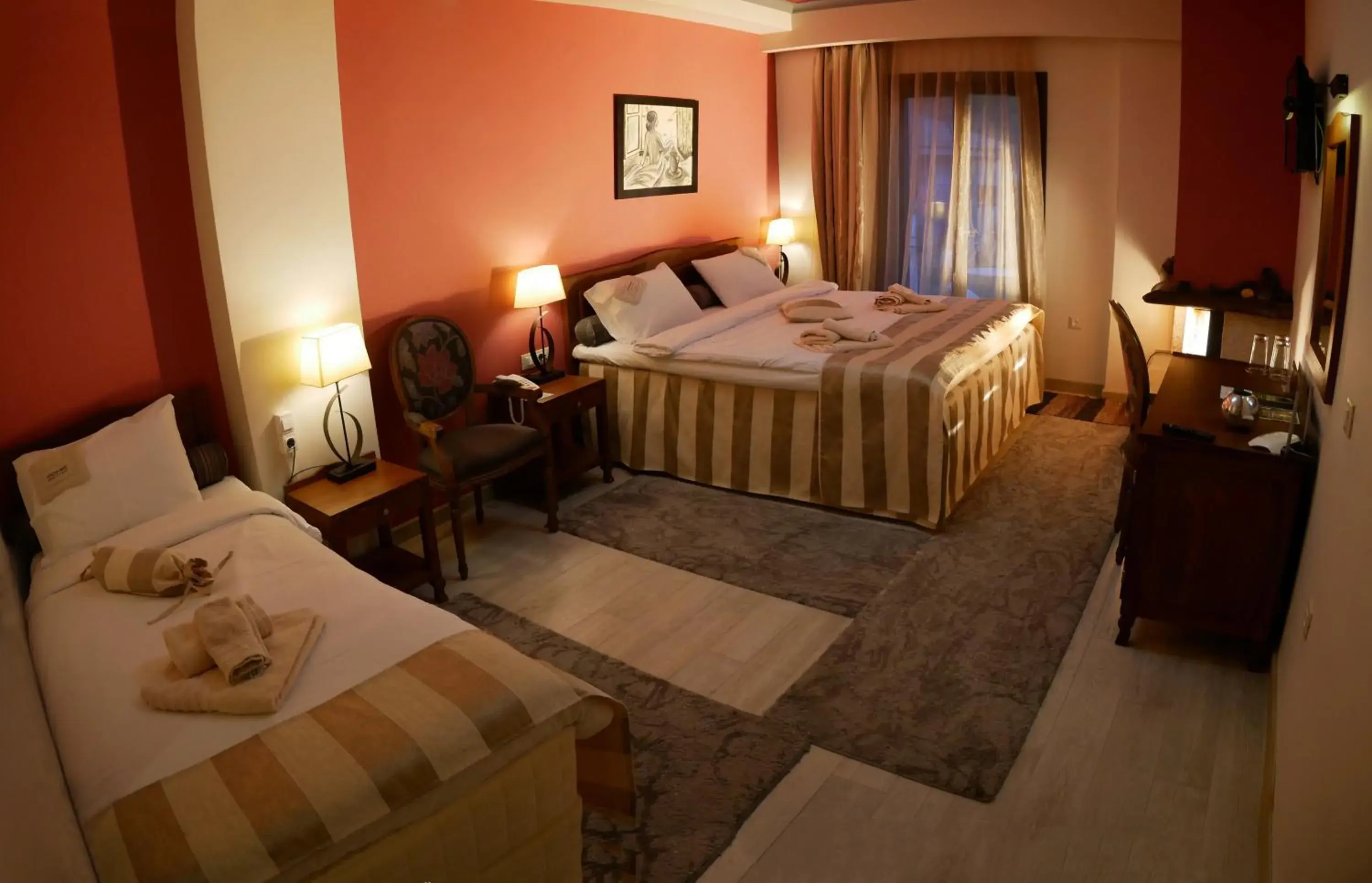 Deluxe Triple Room with Fireplace in Hotel Rodovoli Deluxe Triple Room with Fireplace in Hotel Rodovoli