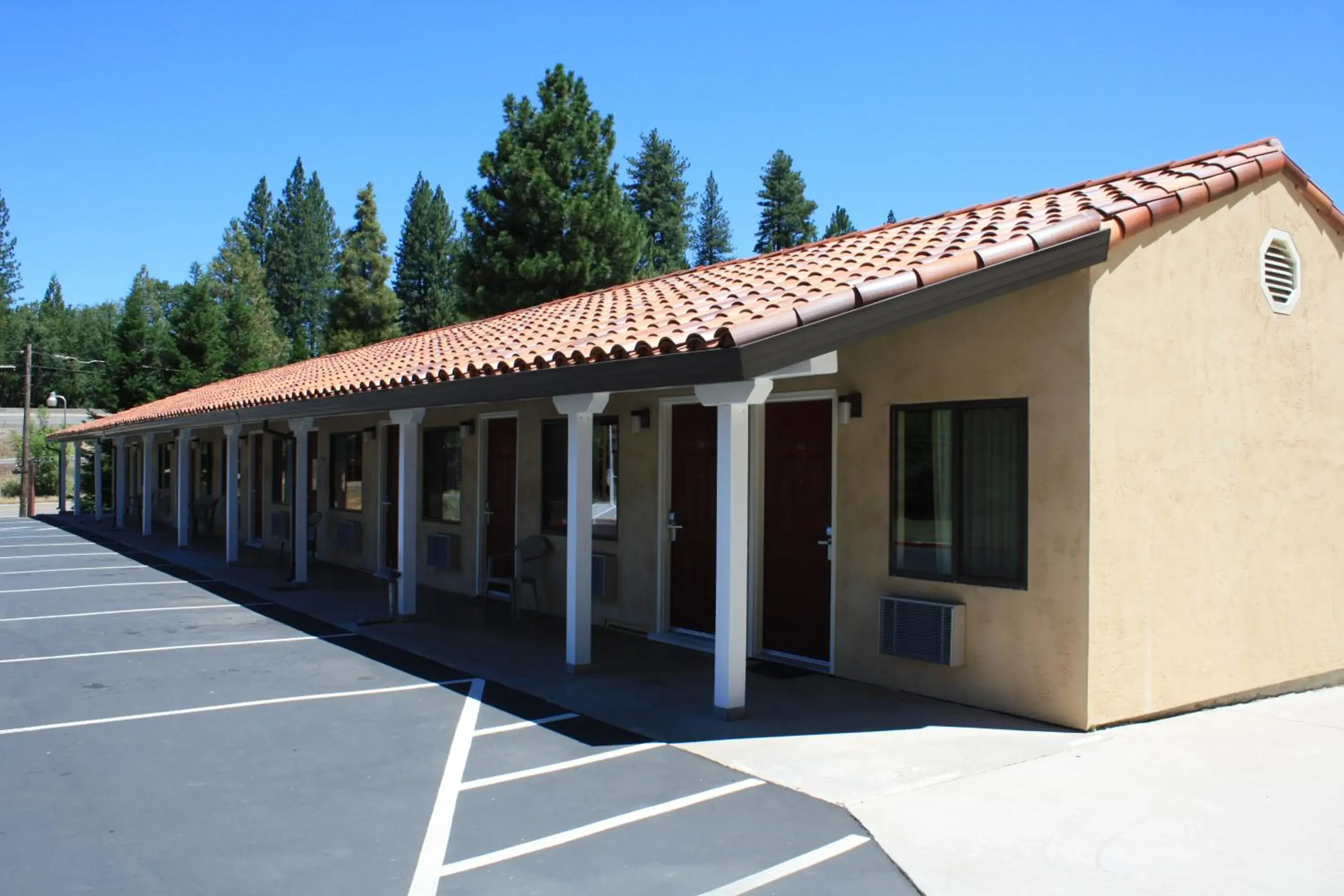 Facade/entrance in Gold Trail Motor Lodge