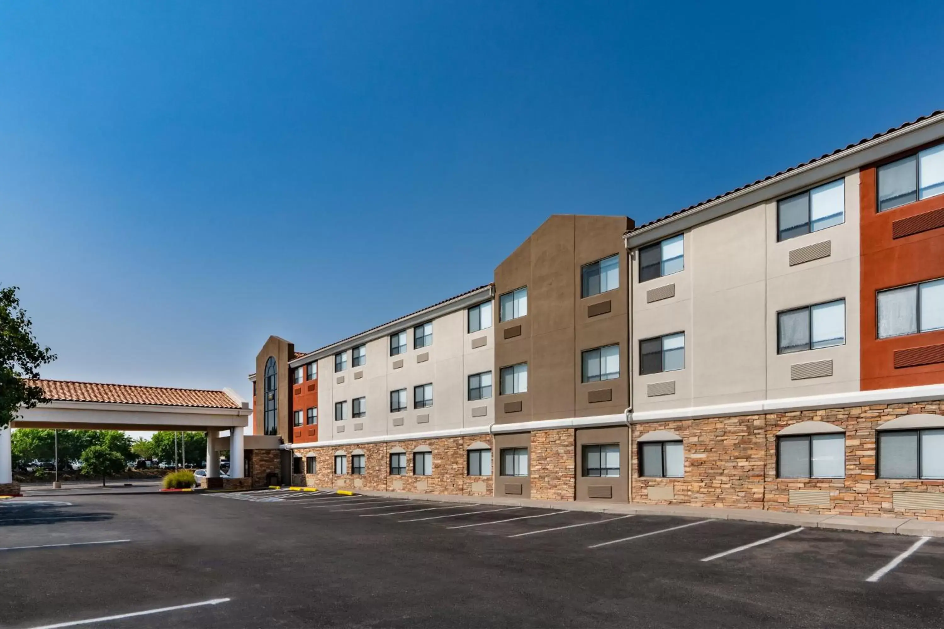 Property Building in Holiday Inn Express Hotel & Suites Albuquerque - North Balloon Fiesta Park, an IHG Hotel