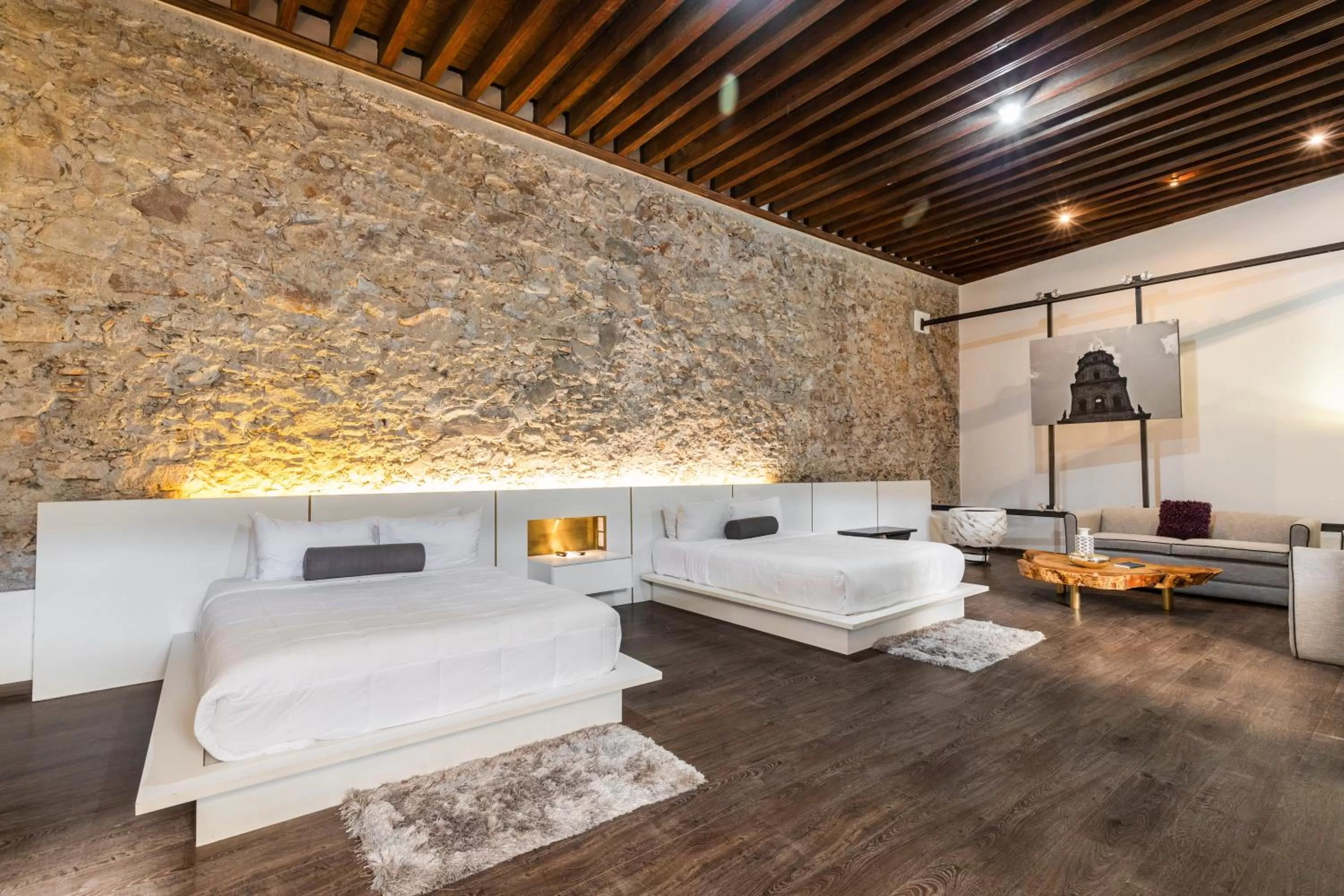 Photo of the whole room in El Mesón de Santa Rosa