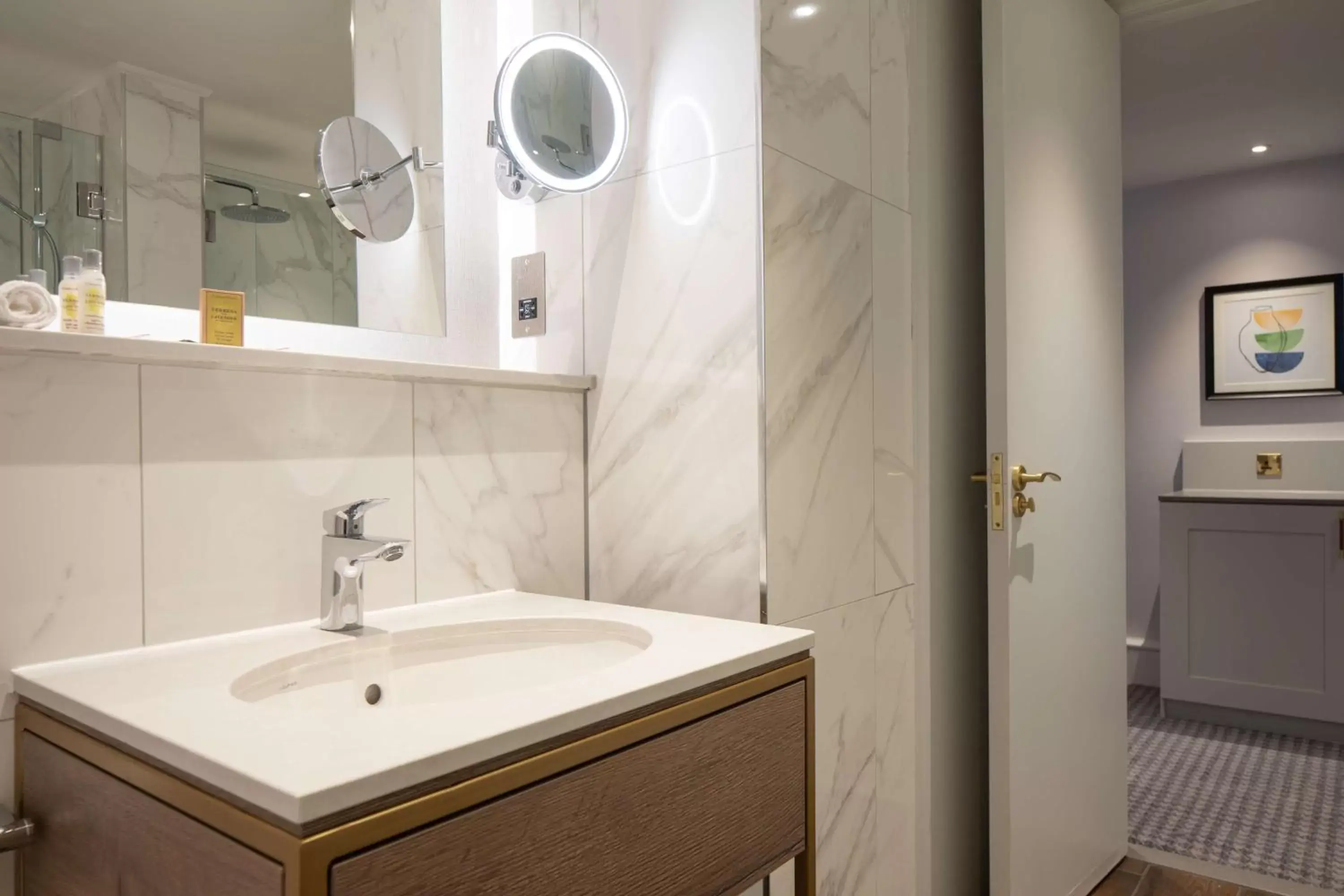 Bathroom in DoubleTree by Hilton Stoke-on-Trent, United Kingdom