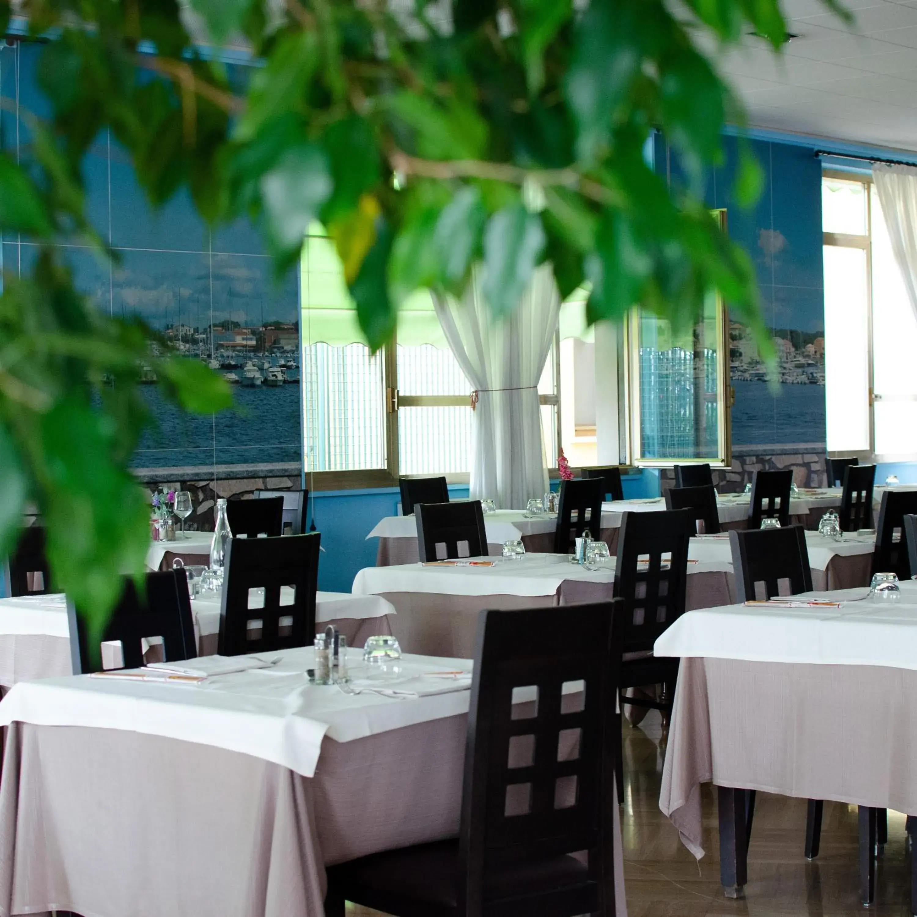 Restaurant/Places to Eat in Hotel Industria