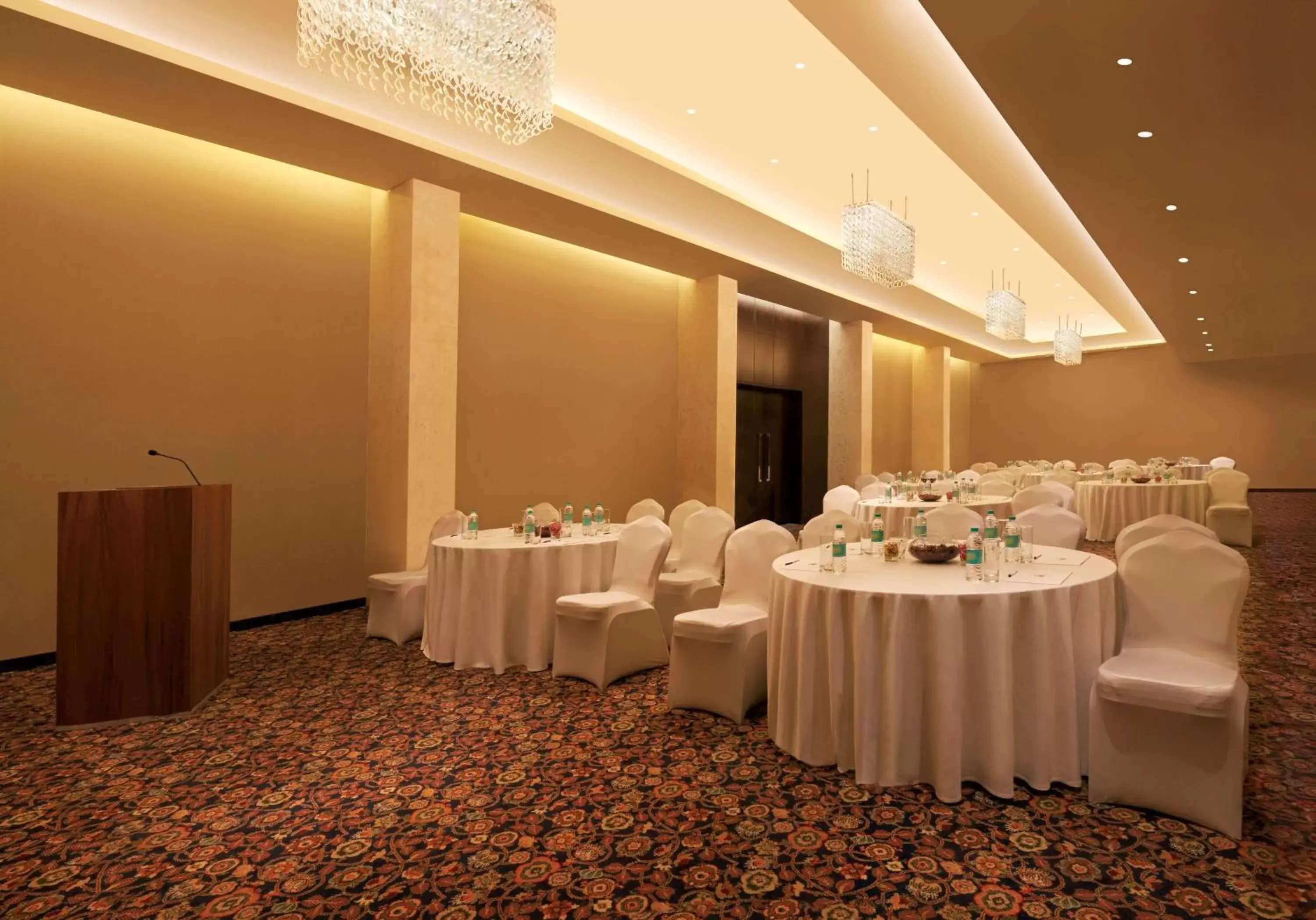 Meeting/conference room, Banquet Facilities in DoubleTree By Hilton-Pune Chinchwad