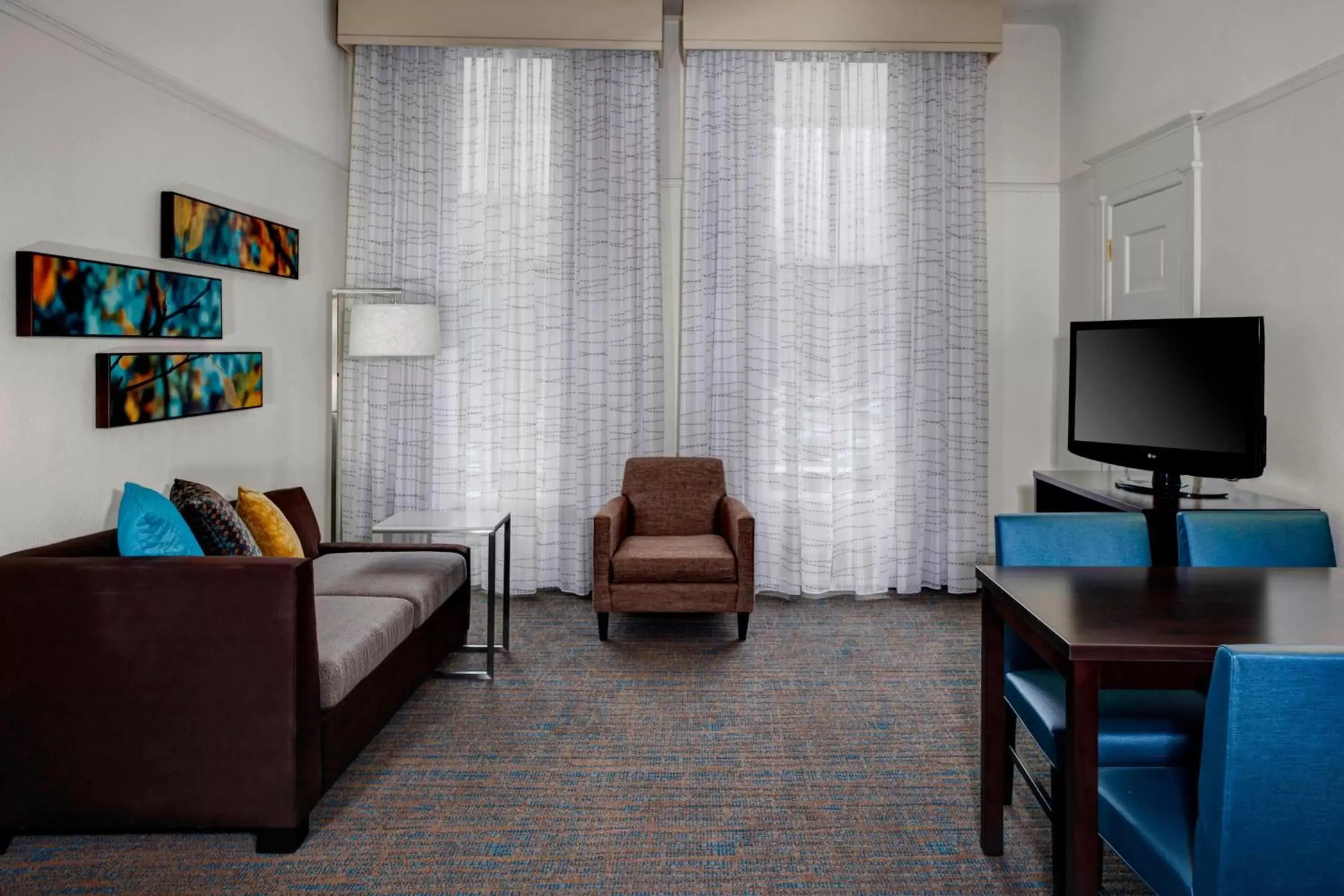 Living room, Seating Area in Residence Inn by Marriott Cleveland Downtown