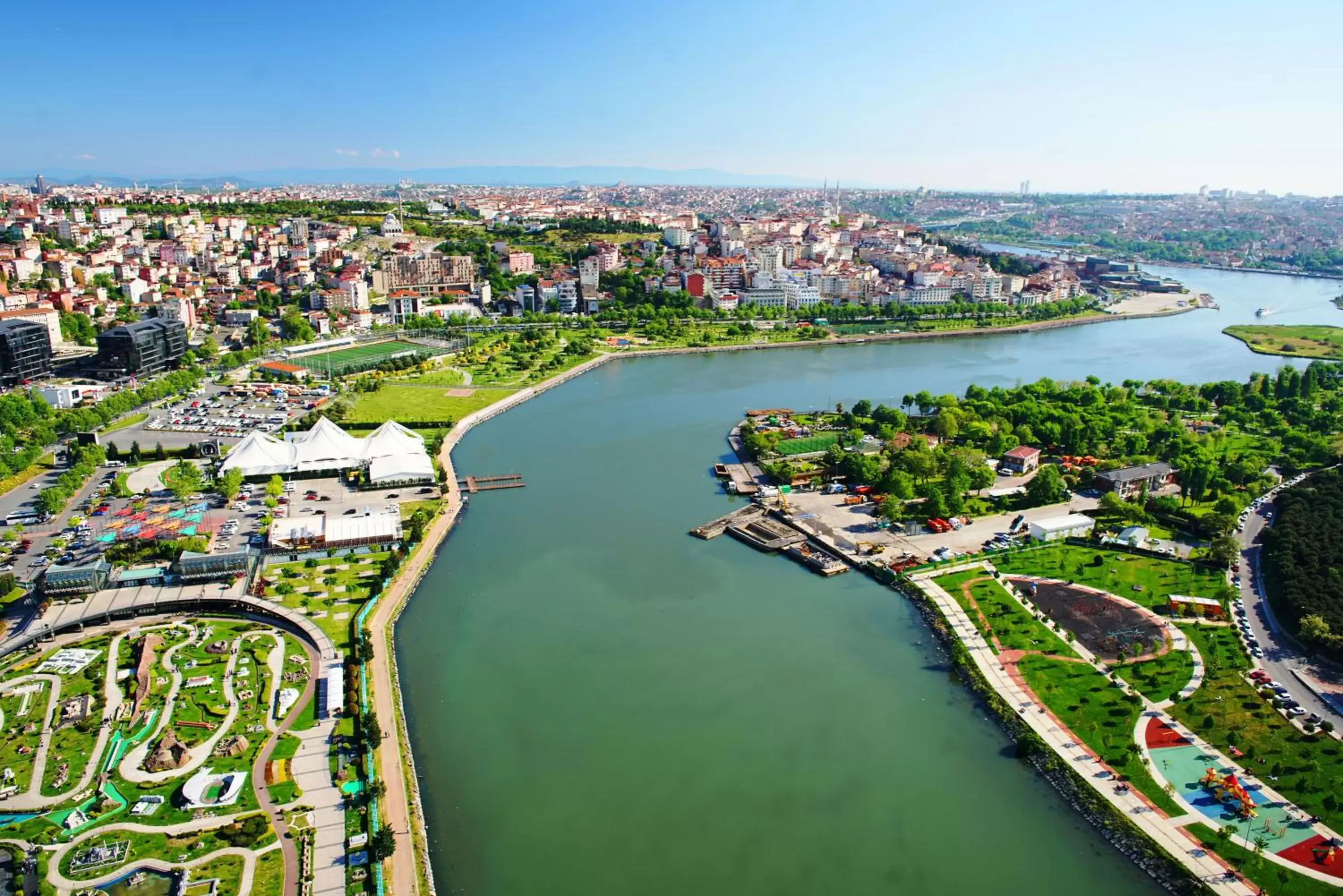 Area and facilities, Bird's-eye View in Dosso Dossi Hotels Golden Horn