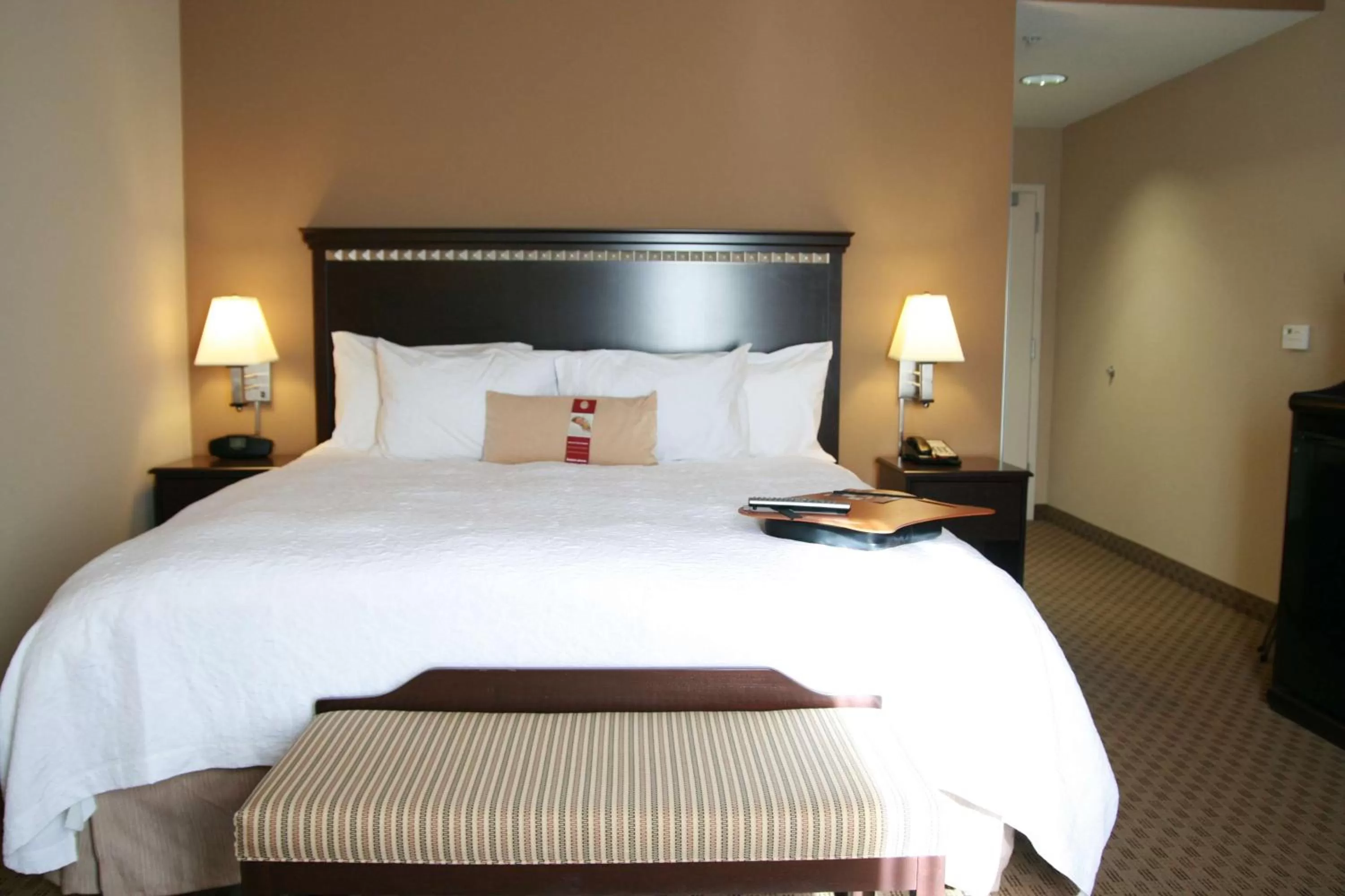 Bed in Hampton Inn Topeka