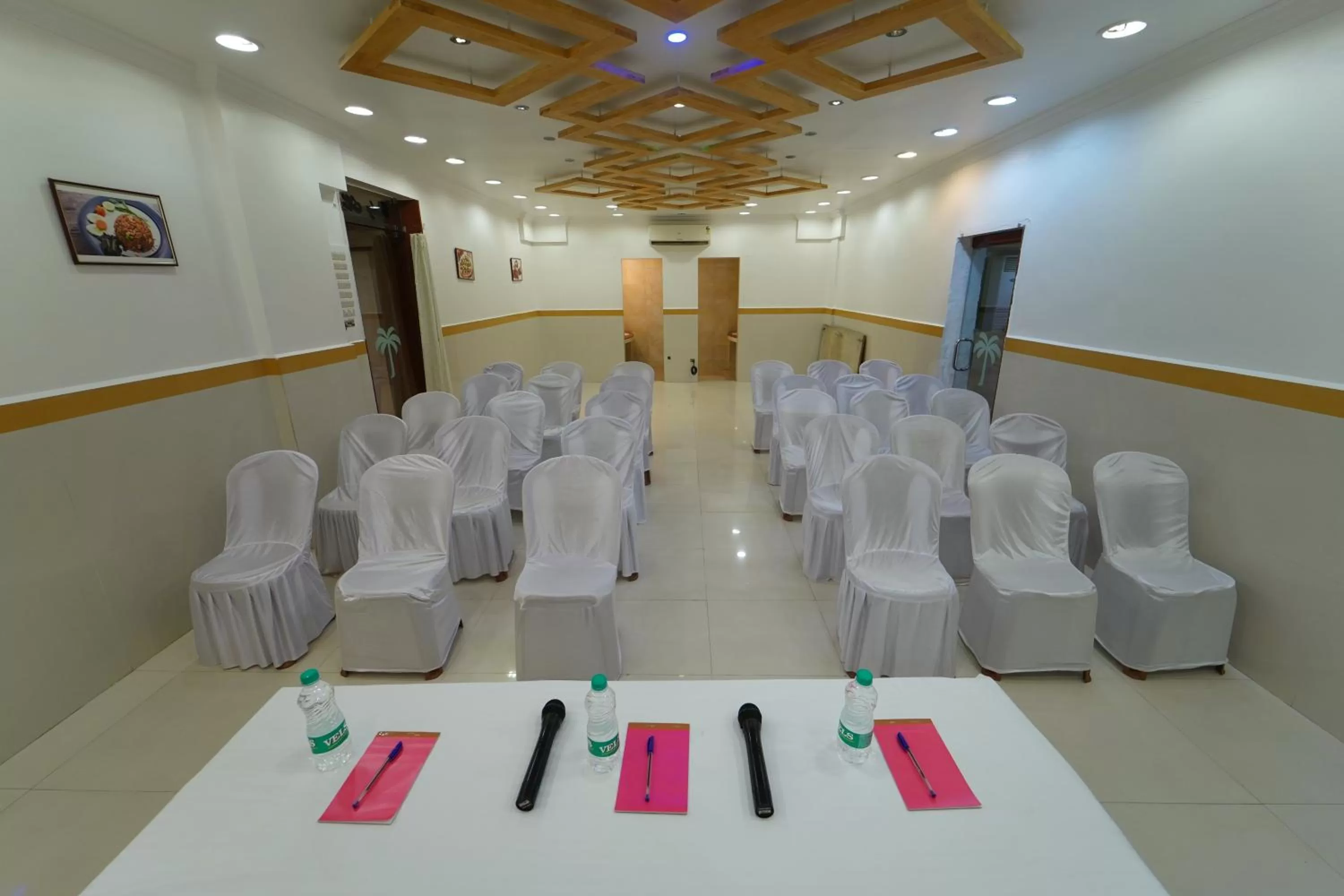 Meeting/conference room in Hotel Palmyra Grand Inn