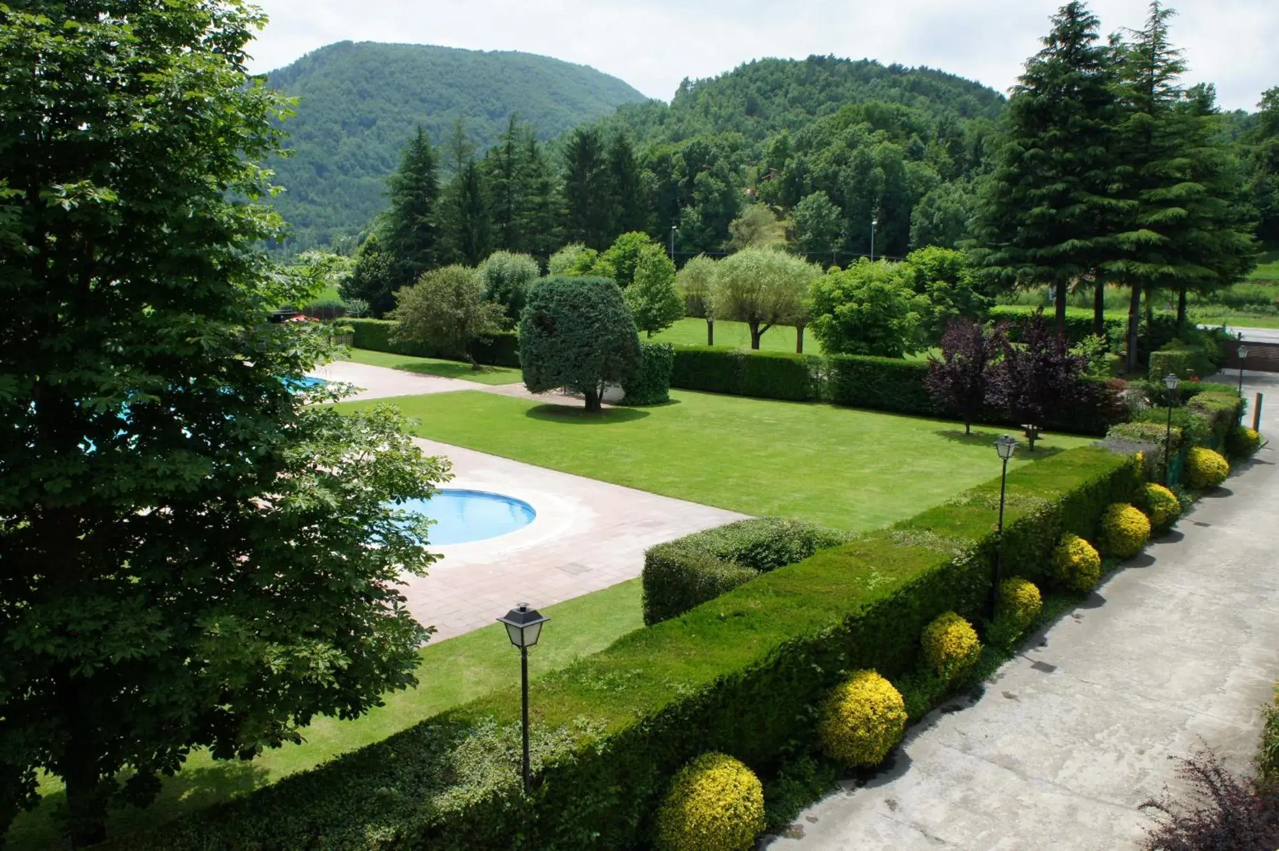 Garden, Pool View in Hotel Solana del Ter