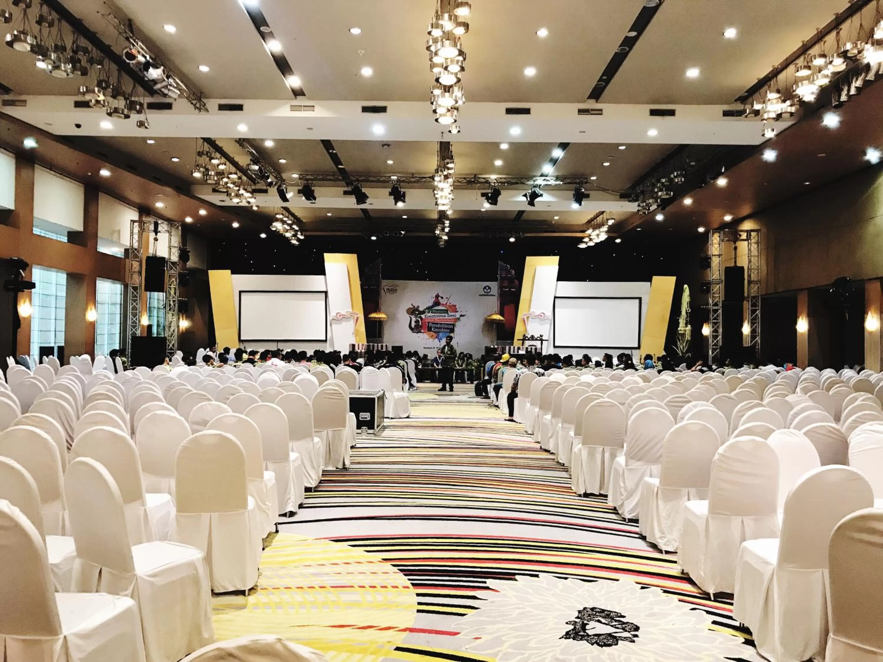 Banquet/Function facilities in Mercure Surabaya Grand Mirama