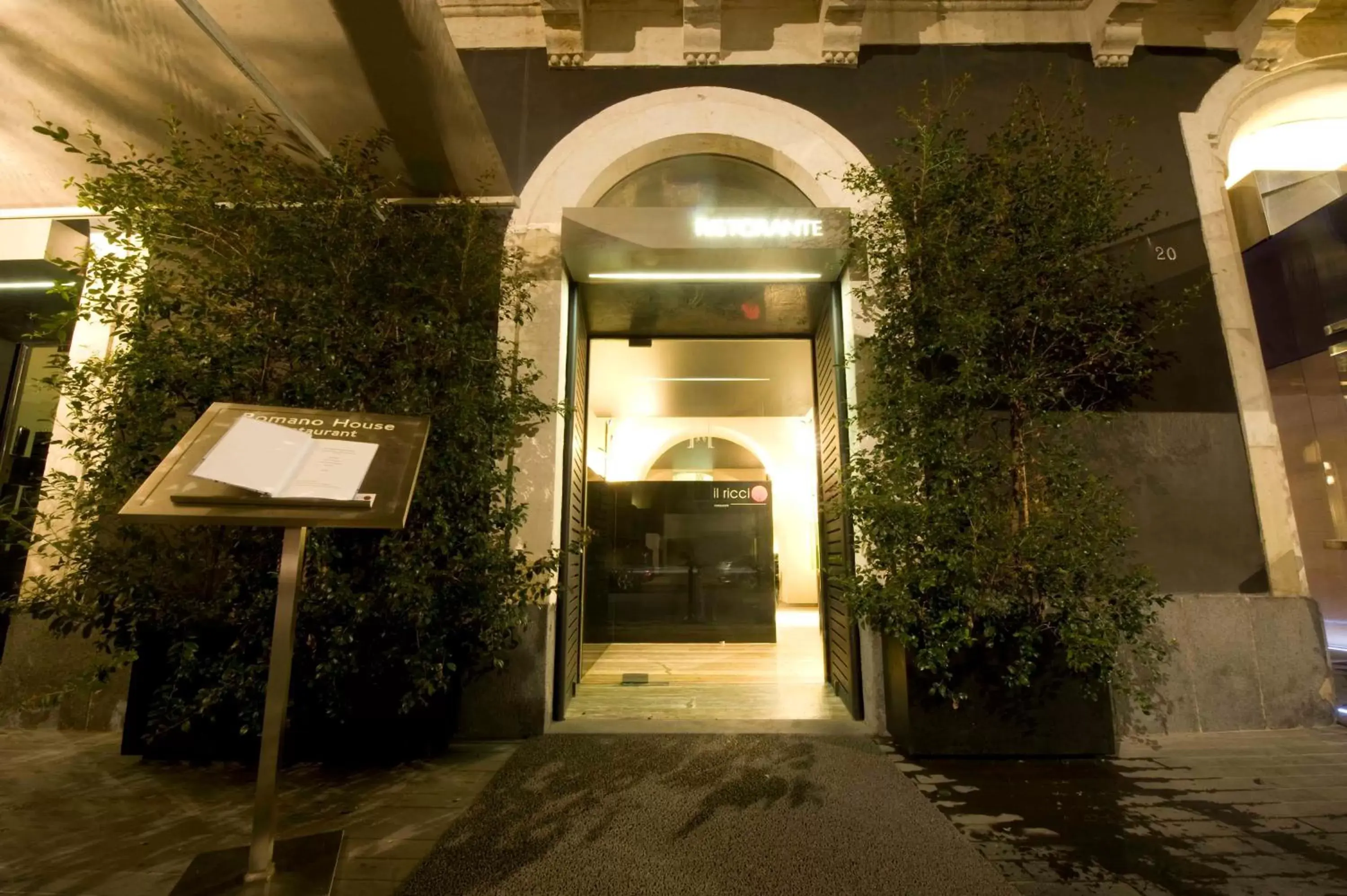 Facade/entrance in Hotel Romano House