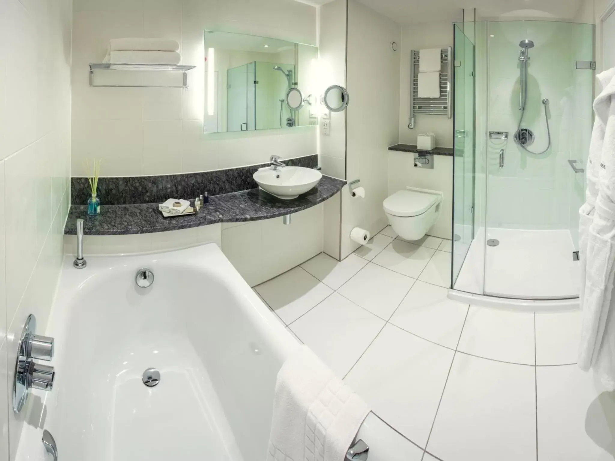 Bathroom in Bedford Lodge Hotel & Spa
