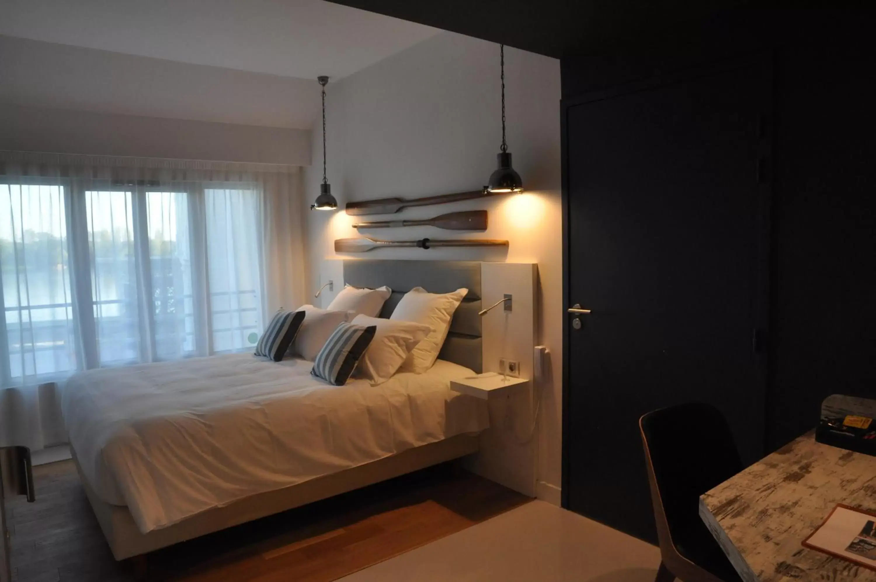 Bedroom, Bed in Les 3 Lieux