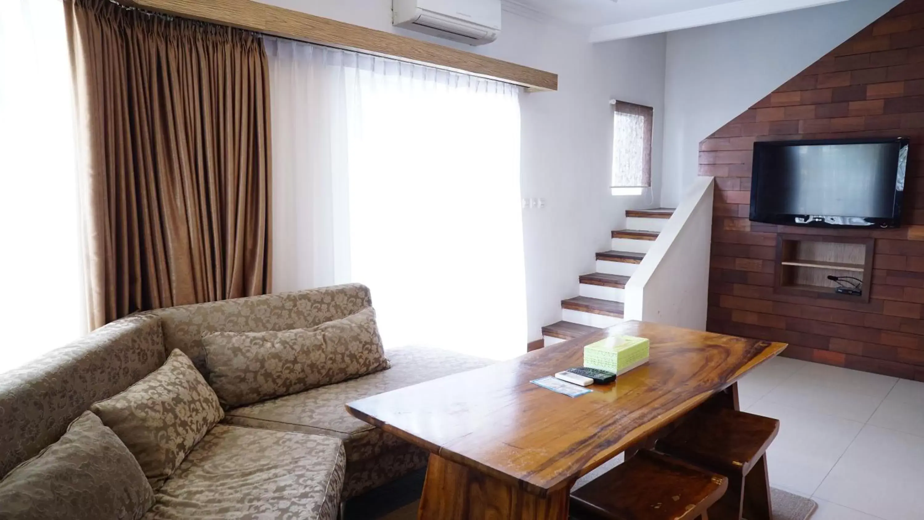 Seating Area in Ocean View Residence