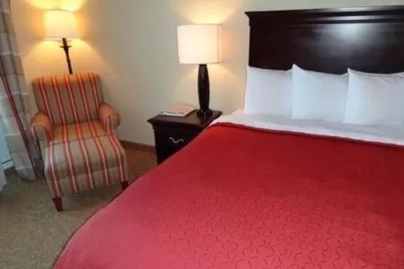 Bed in Country Inn & Suites by Radisson, Petersburg, VA
