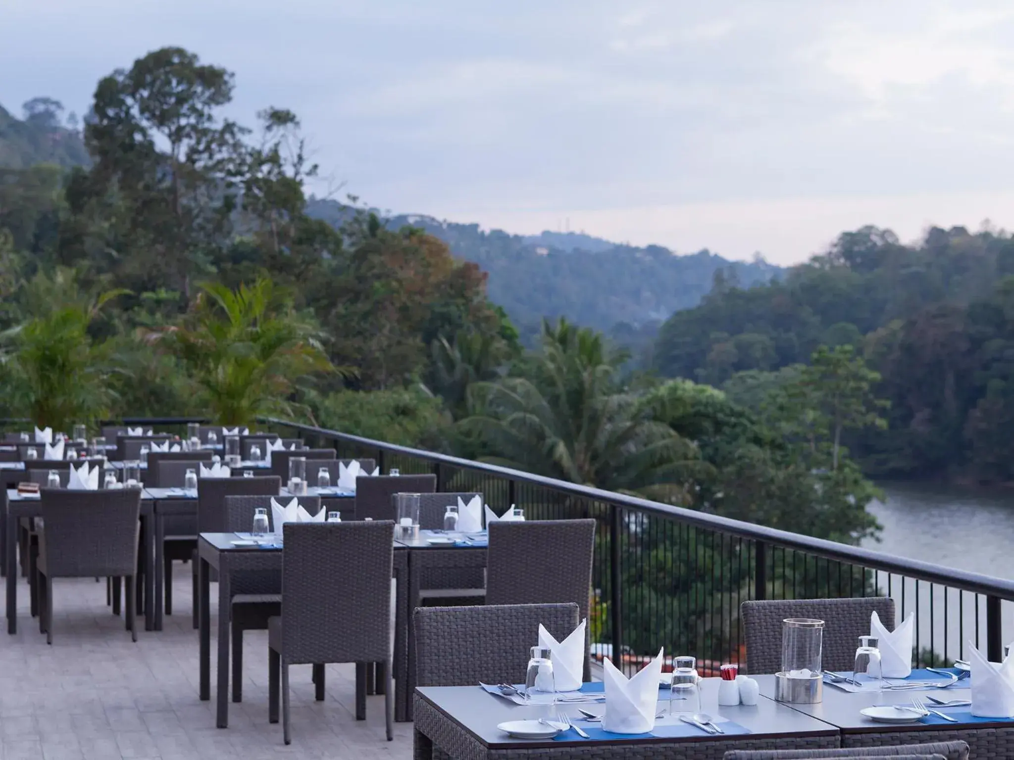 Restaurant/Places to Eat in Cinnamon Citadel Kandy