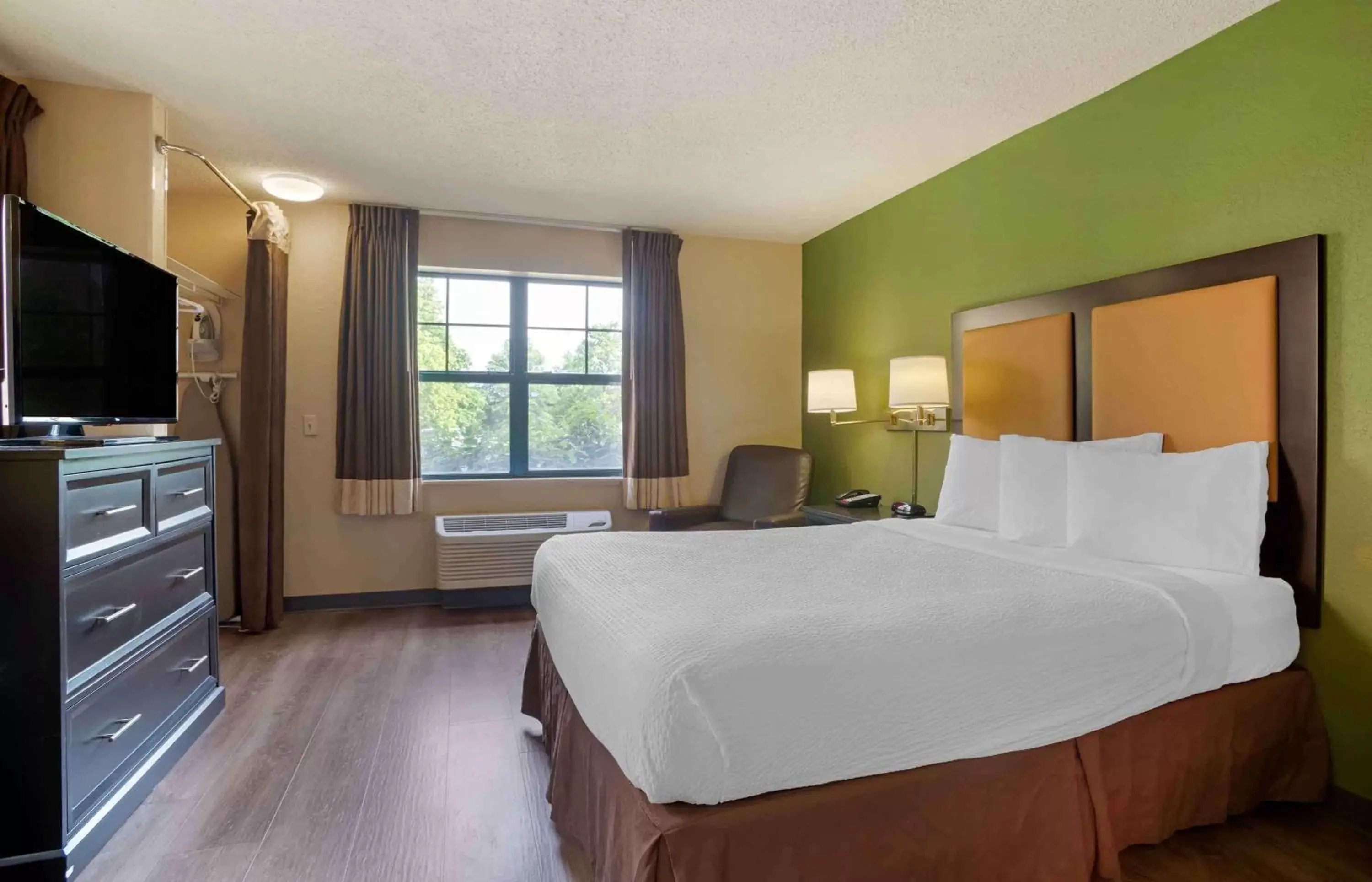 Bedroom in Extended Stay America Suites - Columbia - Columbia Parkway