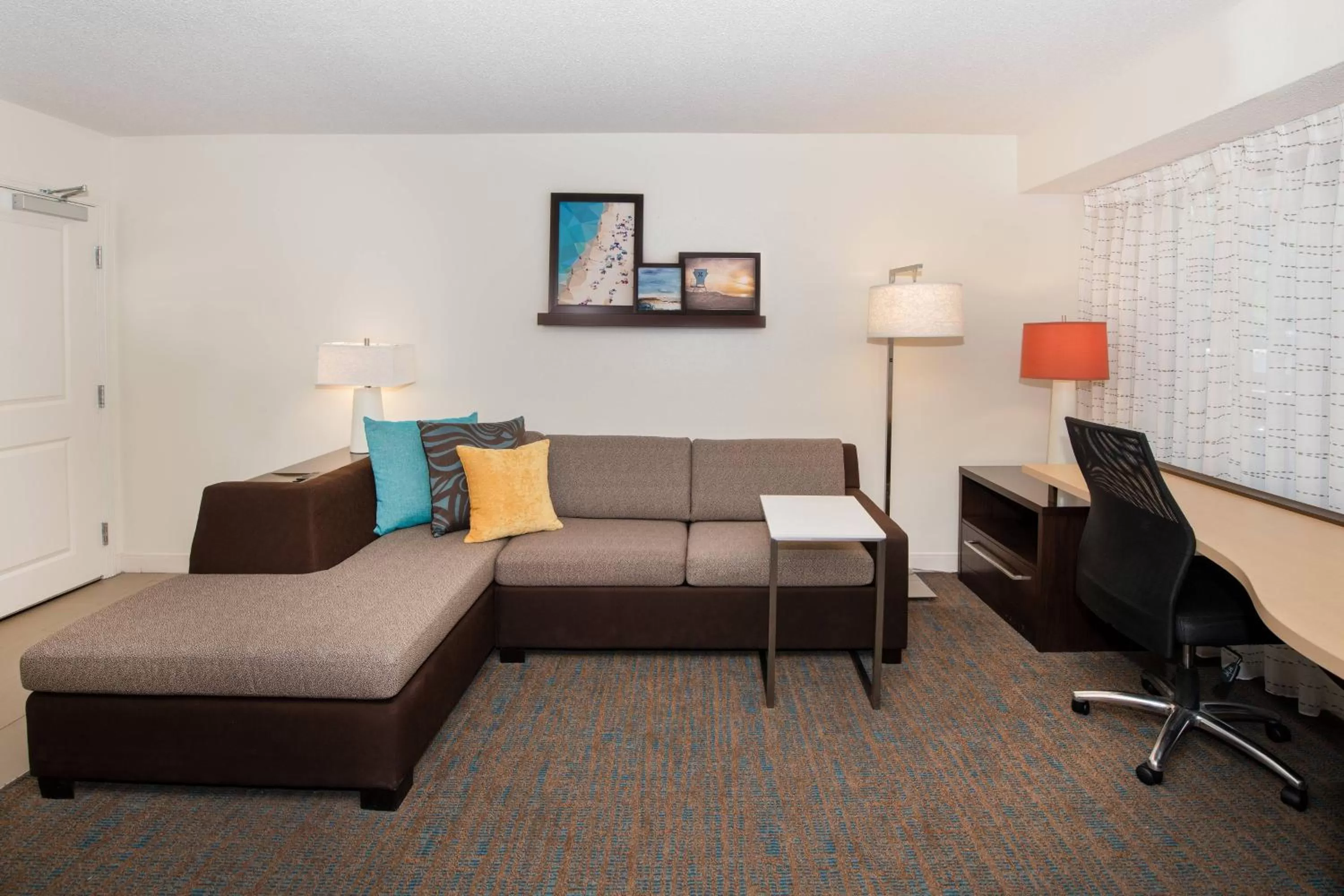 Living room in Residence Inn by Marriott Jacksonville Butler Boulevard