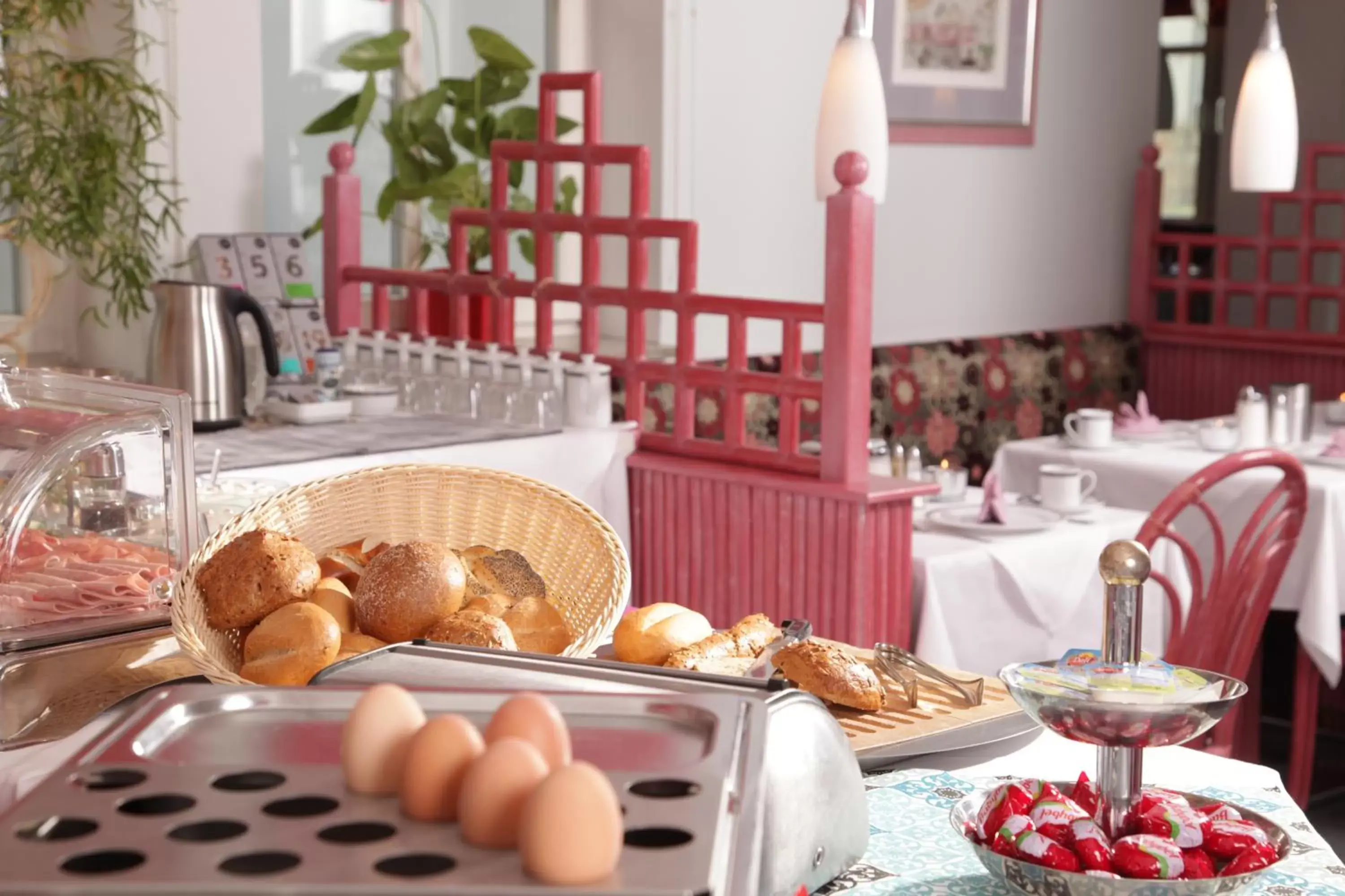 Buffet breakfast in Art-Hotel Erlangen Buffet breakfast in Art-Hotel Erlangen