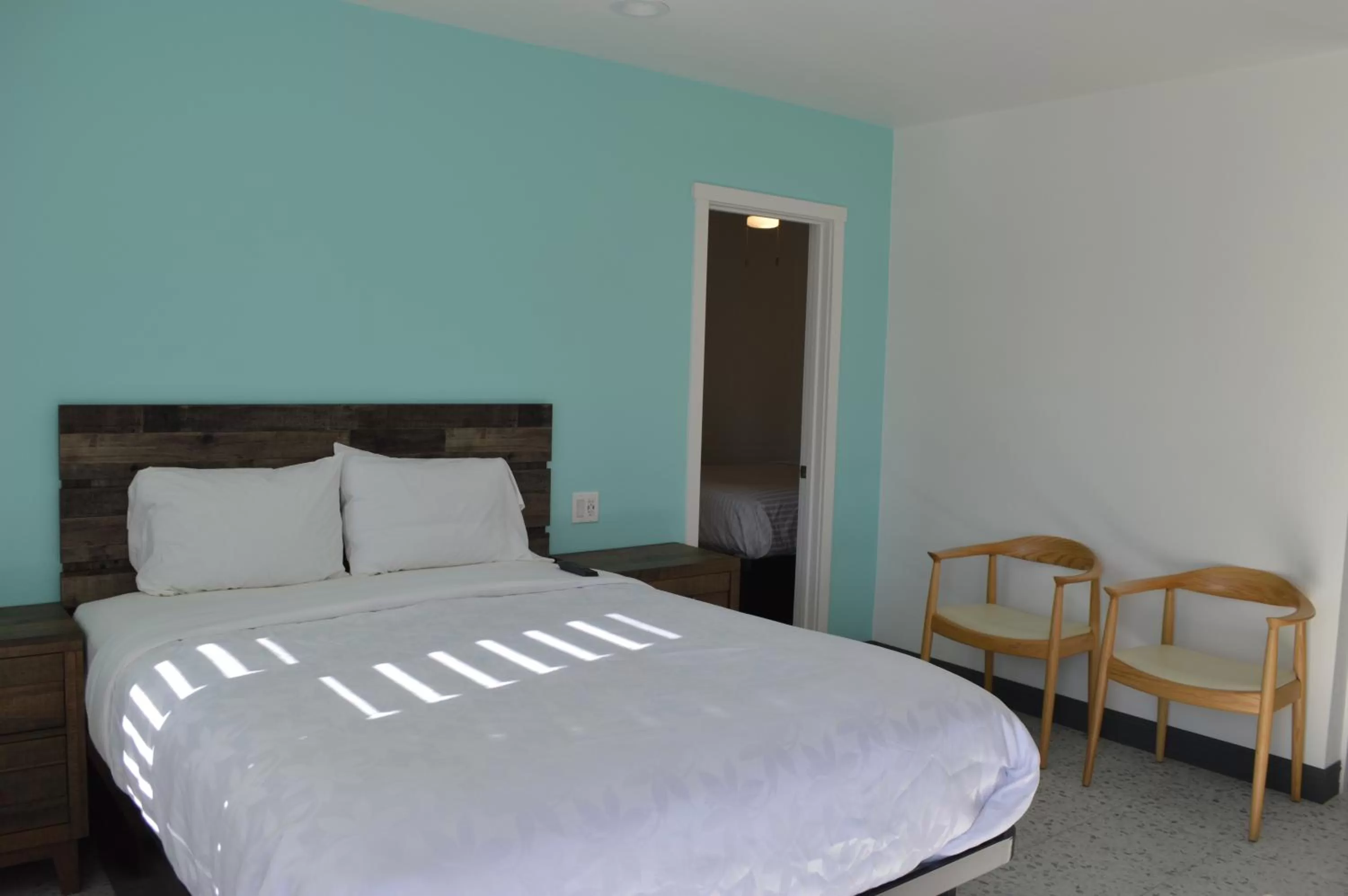 Bed in Calafia Inn San Clemente Newly renovated