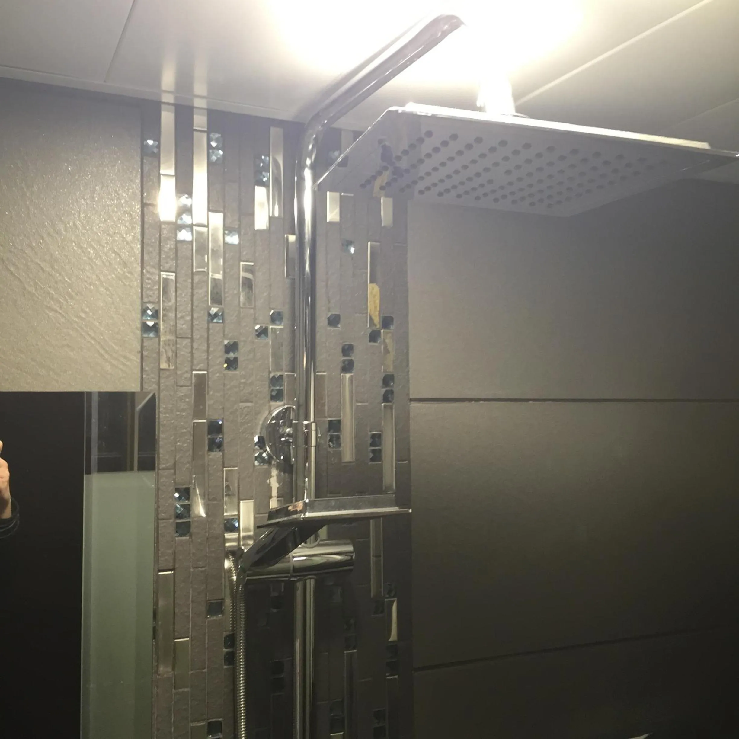 Toilet in Seasons Hotel - Causeway Bay