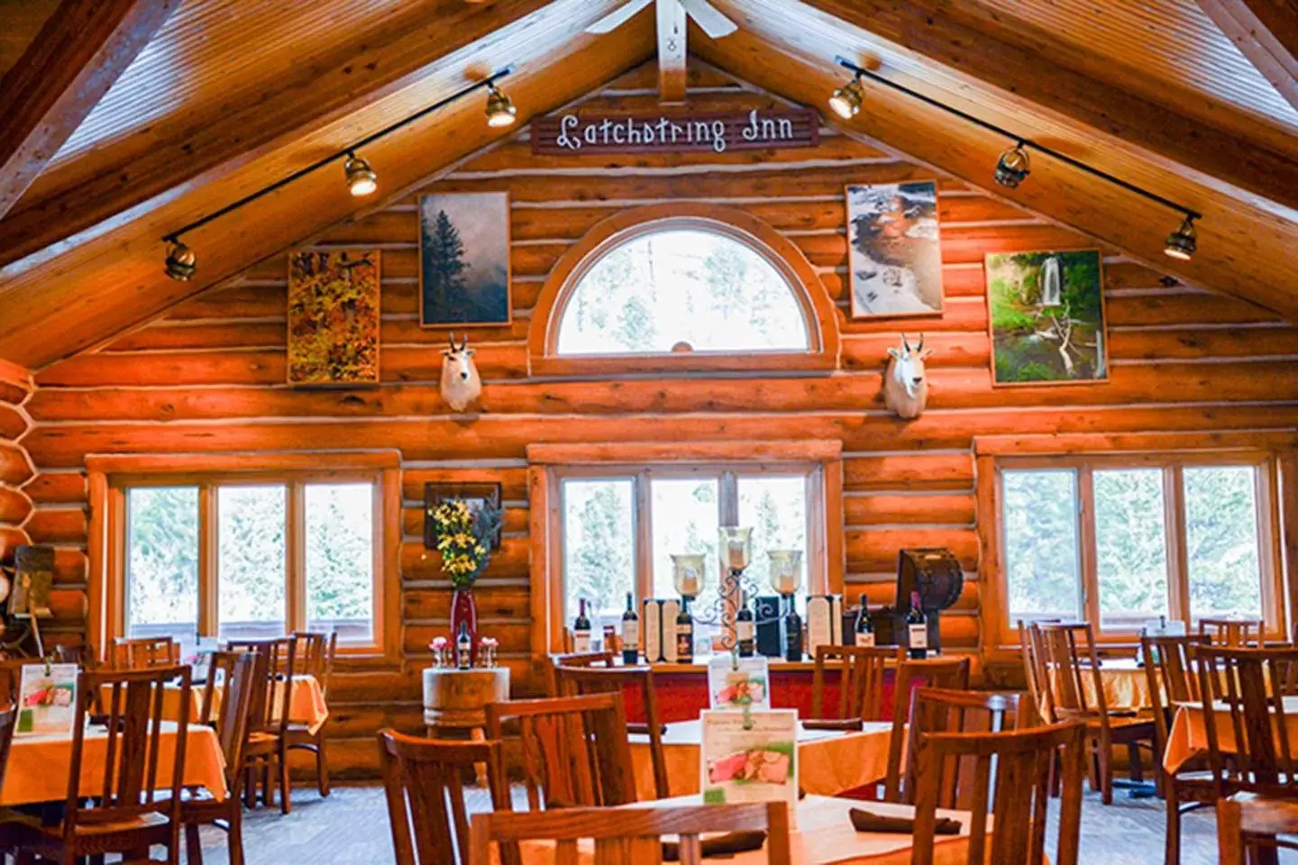 Restaurant/Places to Eat in Spearfish Canyon Lodge