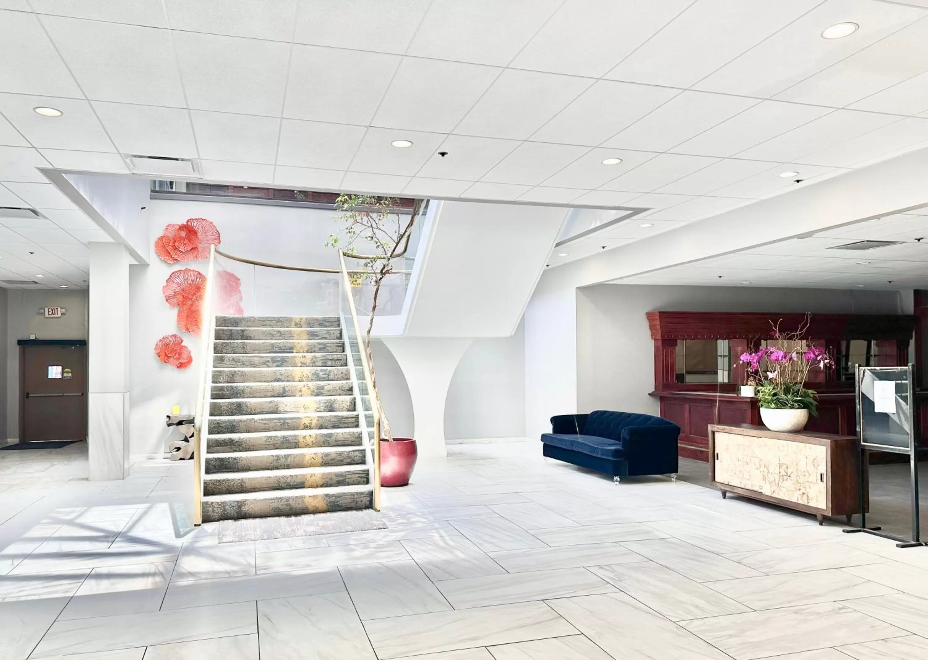 Lobby or reception in Lincoln Hotel Monterey Park Los Angeles