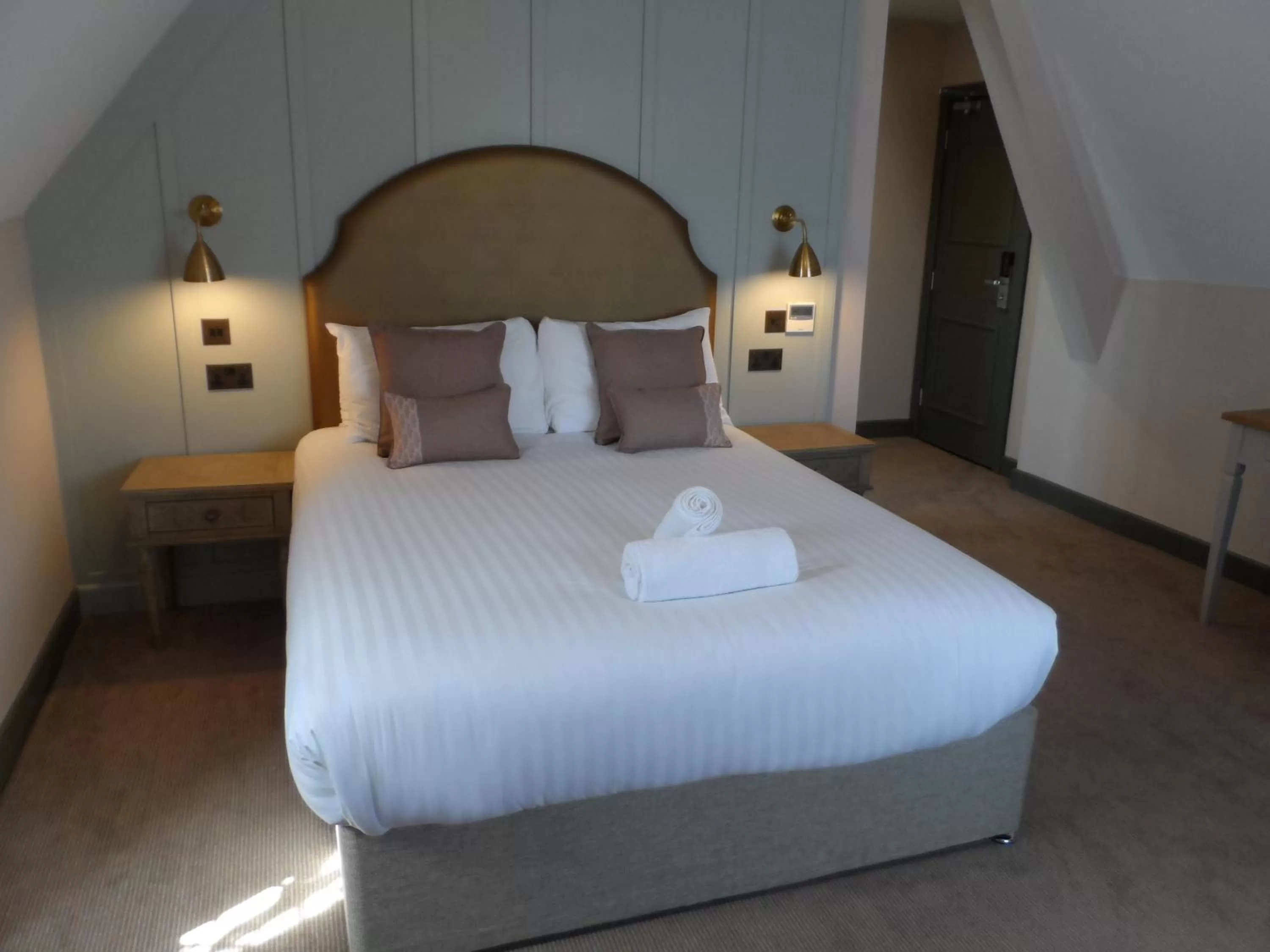 Photo of the whole room, Bed in Stanton House Hotel