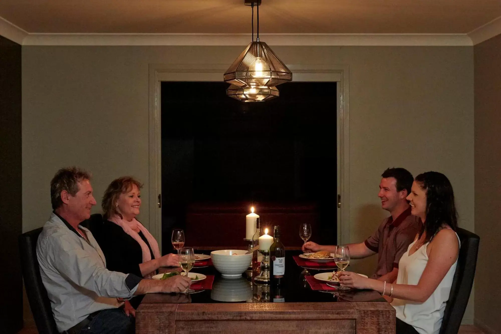 Dining area, Guests in Ridgemill Estate